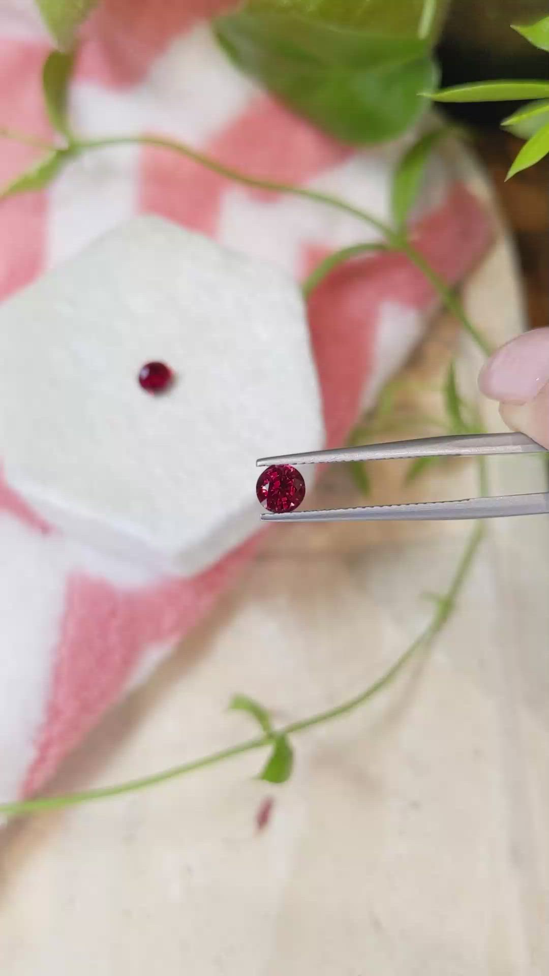 1.24&nbsp;Ct.Tw.Total Carat Weight Ruby Pair from Mozambique Size Video