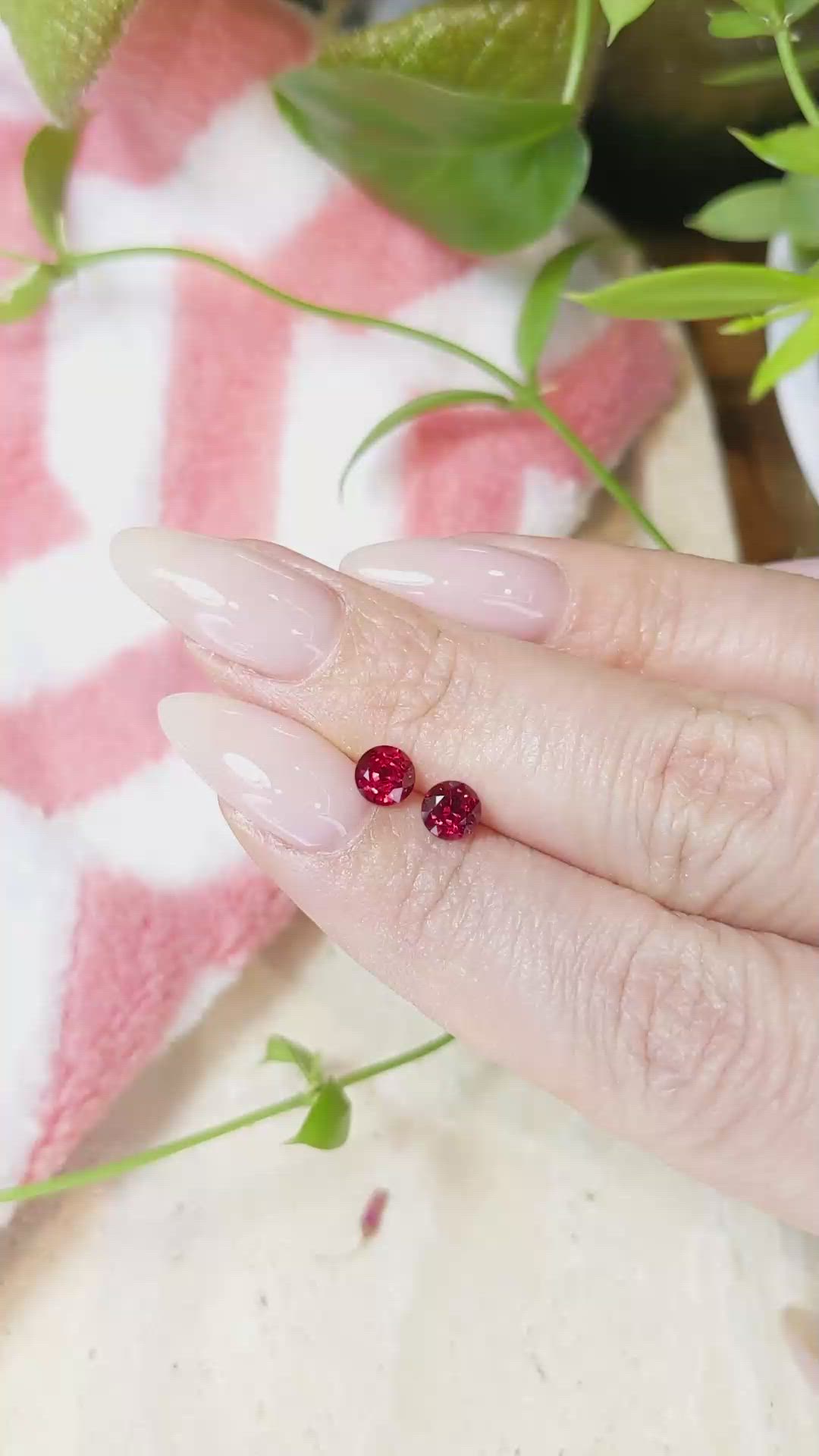 1.24&nbsp;Ct.Tw.Total Carat Weight Ruby Pair from Mozambique Size Video