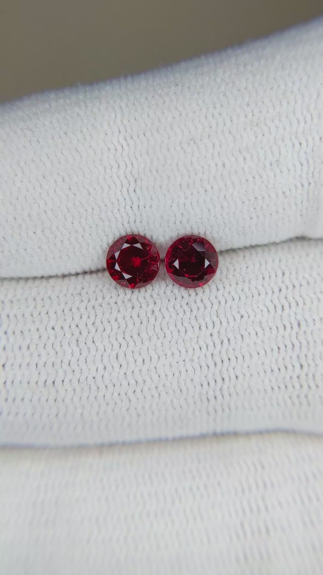 1.24&nbsp;Ct.Tw.Total Carat Weight Ruby Pair from Mozambique Size Video