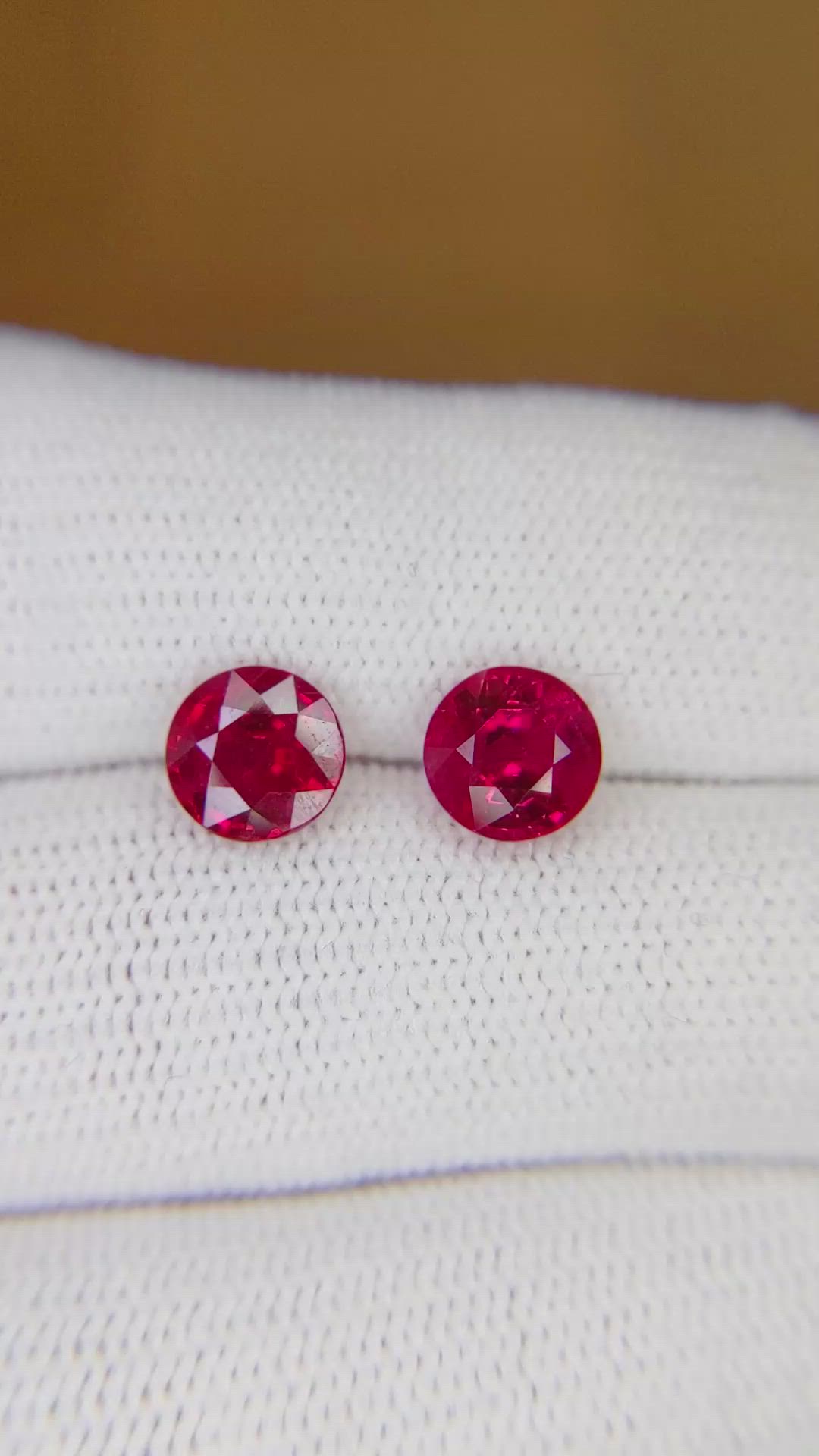 2.65&nbsp;Ct.Tw.Total Carat Weight Ruby Pair from Mozambique Size Video