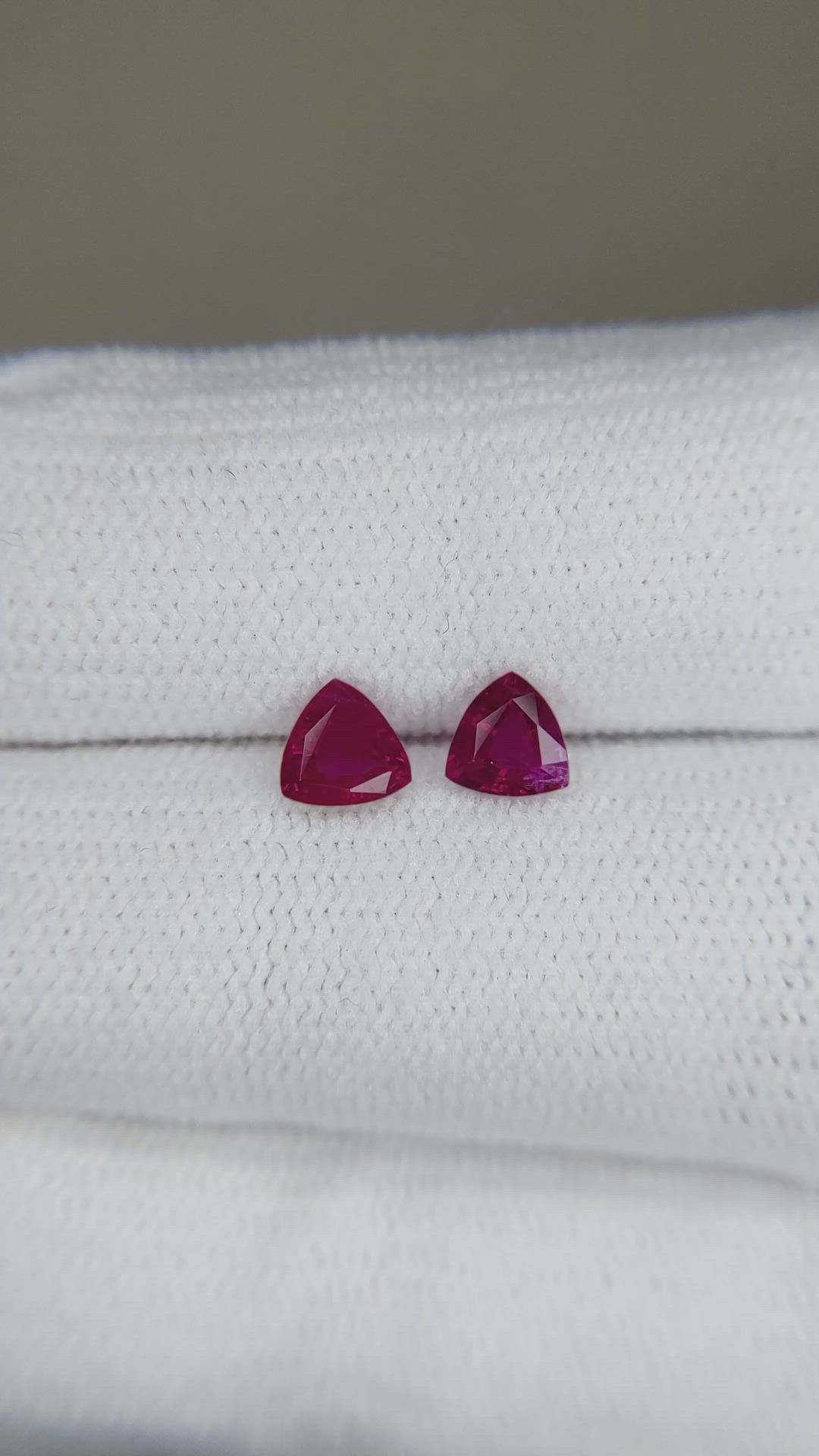 0.83&nbsp;Ct.Tw.Total Carat Weight Ruby Pair from Mozambique Size Video