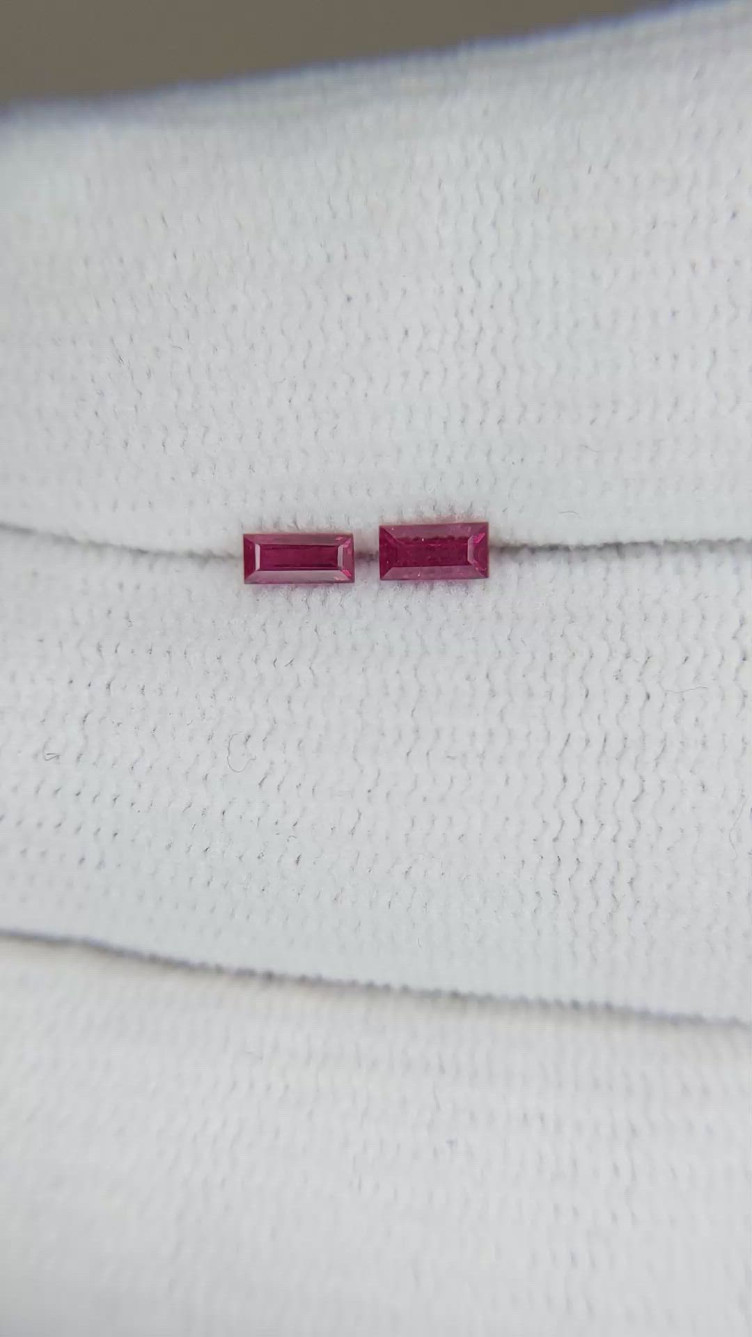 0.34&nbsp;Ct.Tw.Total Carat Weight Pinkish Red Ruby Pair from Mozambique Size Video