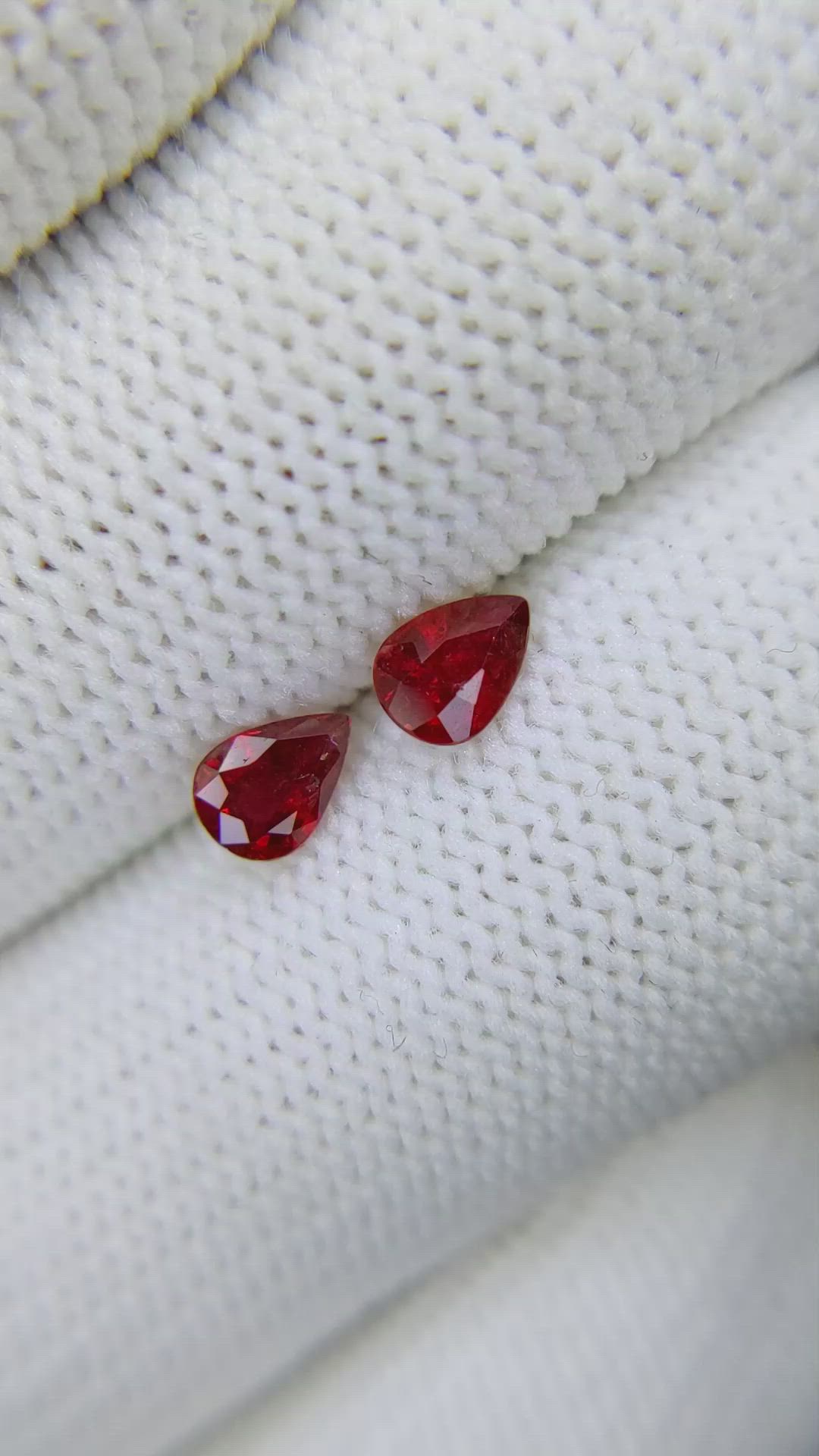 0.76&nbsp;Ct.Tw.Total Carat Weight Ruby Pair from Thailand Size Video