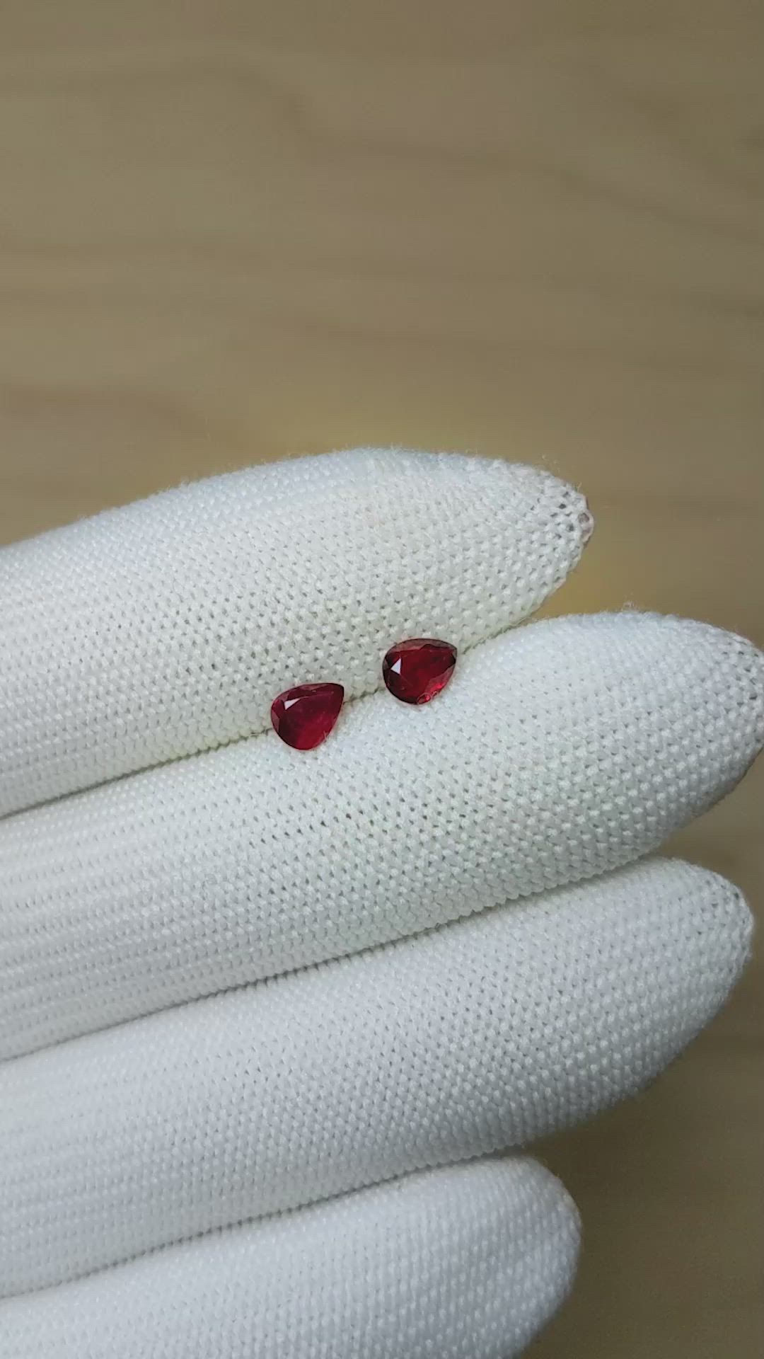 1.01&nbsp;Ct.Tw.Total Carat Weight Ruby Pair from Thailand Size Video