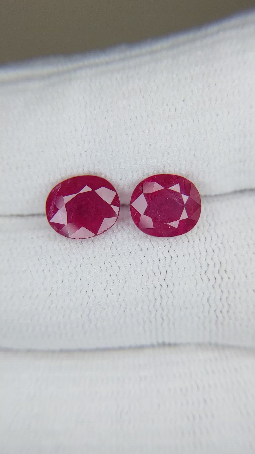 4.06&nbsp;Ct.Tw.Total Carat Weight Pinkish Red Ruby Pair from Mozambique Size Video