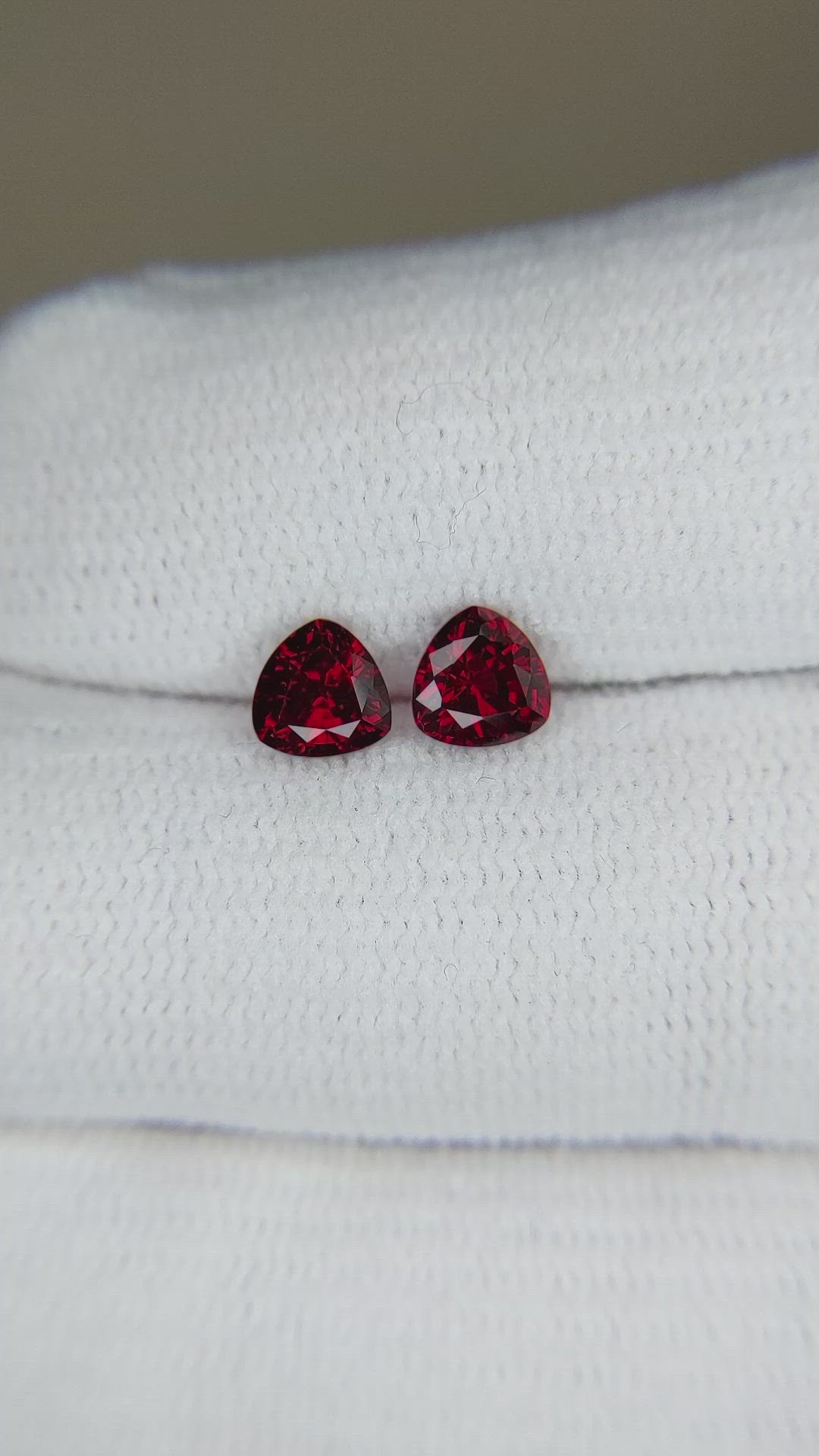 1.37&nbsp;Ct.Tw.Total Carat Weight Ruby Pair from Ceylon (Sri Lanka) Size Video