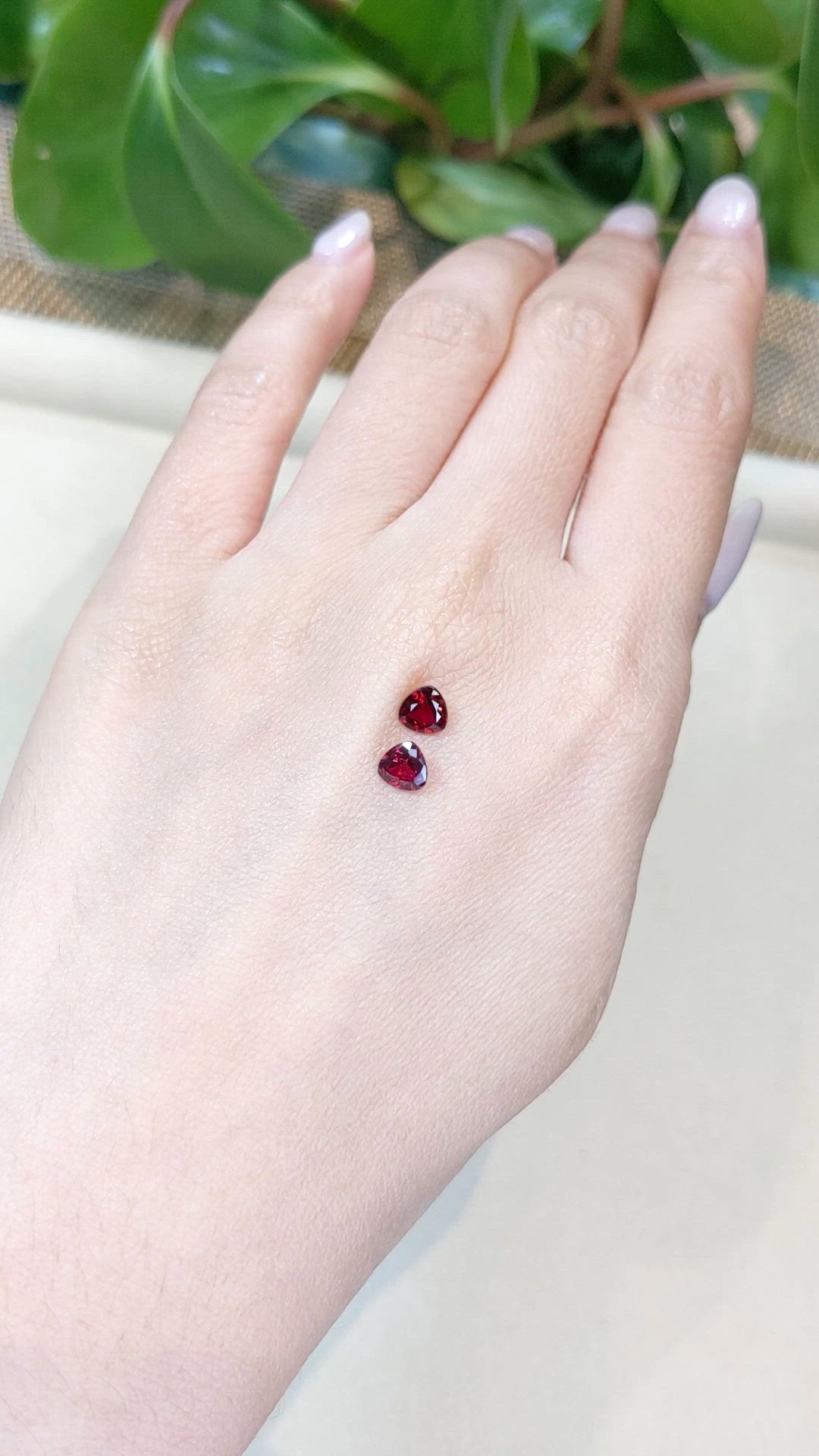 1.26&nbsp;Ct.Tw.Total Carat Weight Pinkish Red Ruby Pair from Ceylon (Sri Lanka) Size Video