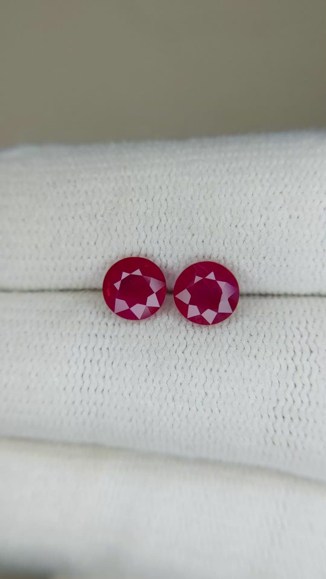 1.78&nbsp;Ct.Tw.Total Carat Weight Ruby Pair from Mozambique Size Video