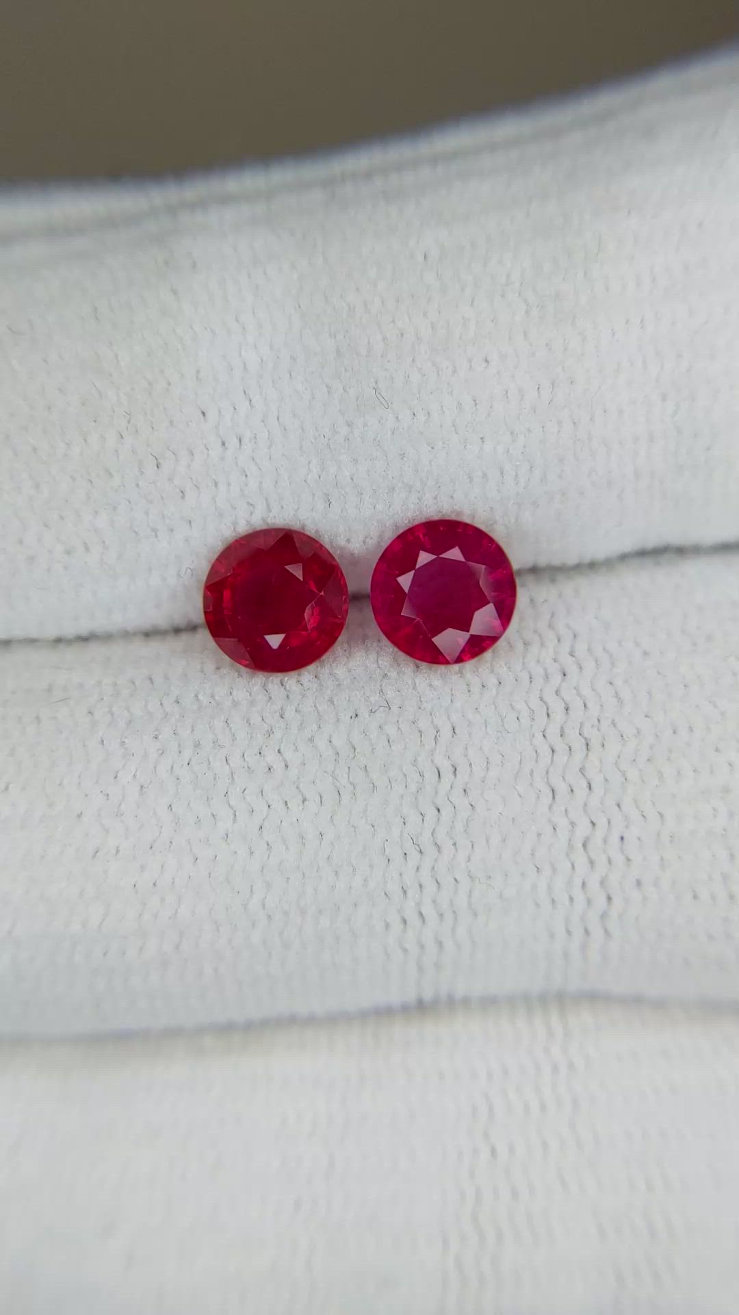 1.86&nbsp;Ct.Tw.Total Carat Weight Pinkish Red Ruby Pair from Mozambique Size Video