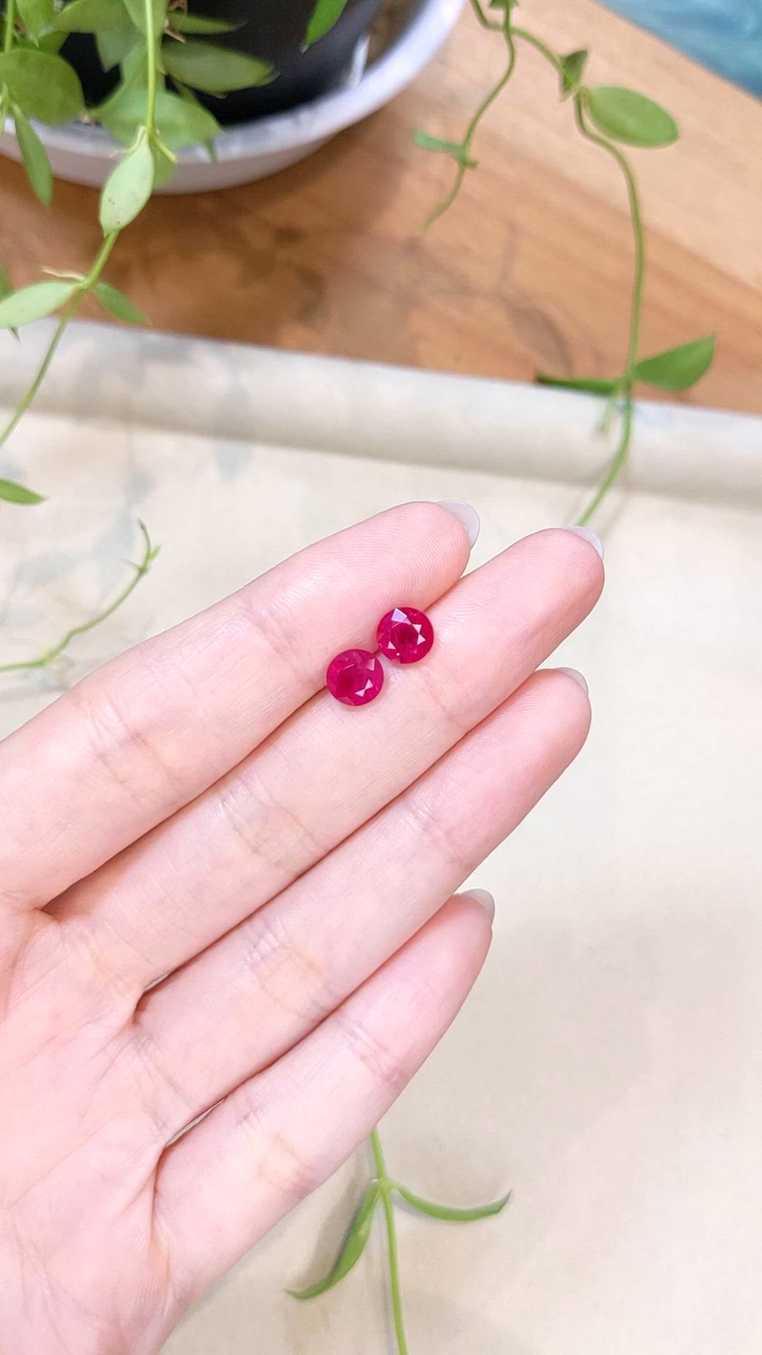 2.95&nbsp;Ct.Tw.Total Carat Weight Pinkish Red Ruby Pair from Mozambique Size Video