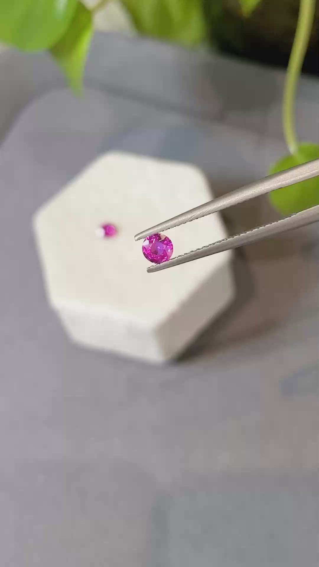 0.49&nbsp;Ct.Tw.Total Carat Weight Pinkish Red Ruby Pair from Mozambique Size Video