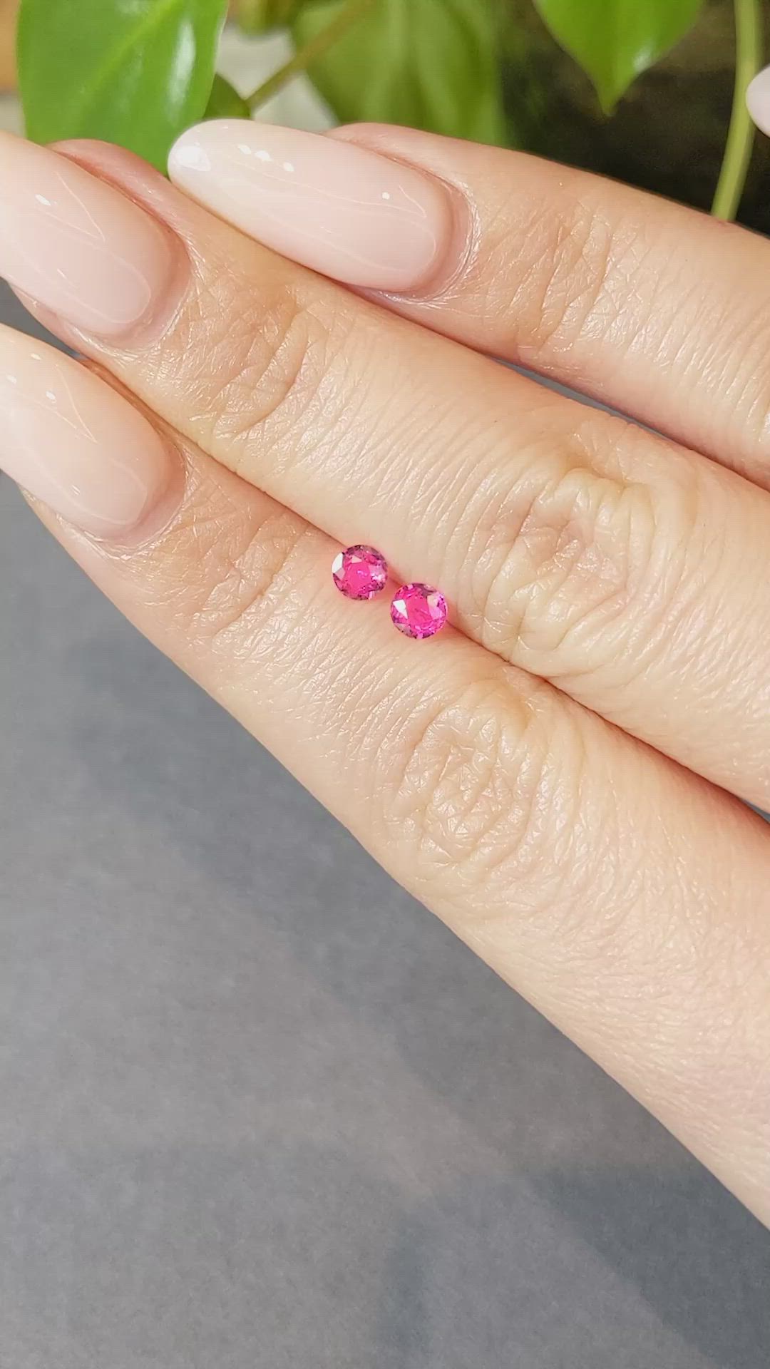 0.49&nbsp;Ct.Tw.Total Carat Weight Pinkish Red Ruby Pair from Mozambique Size Video