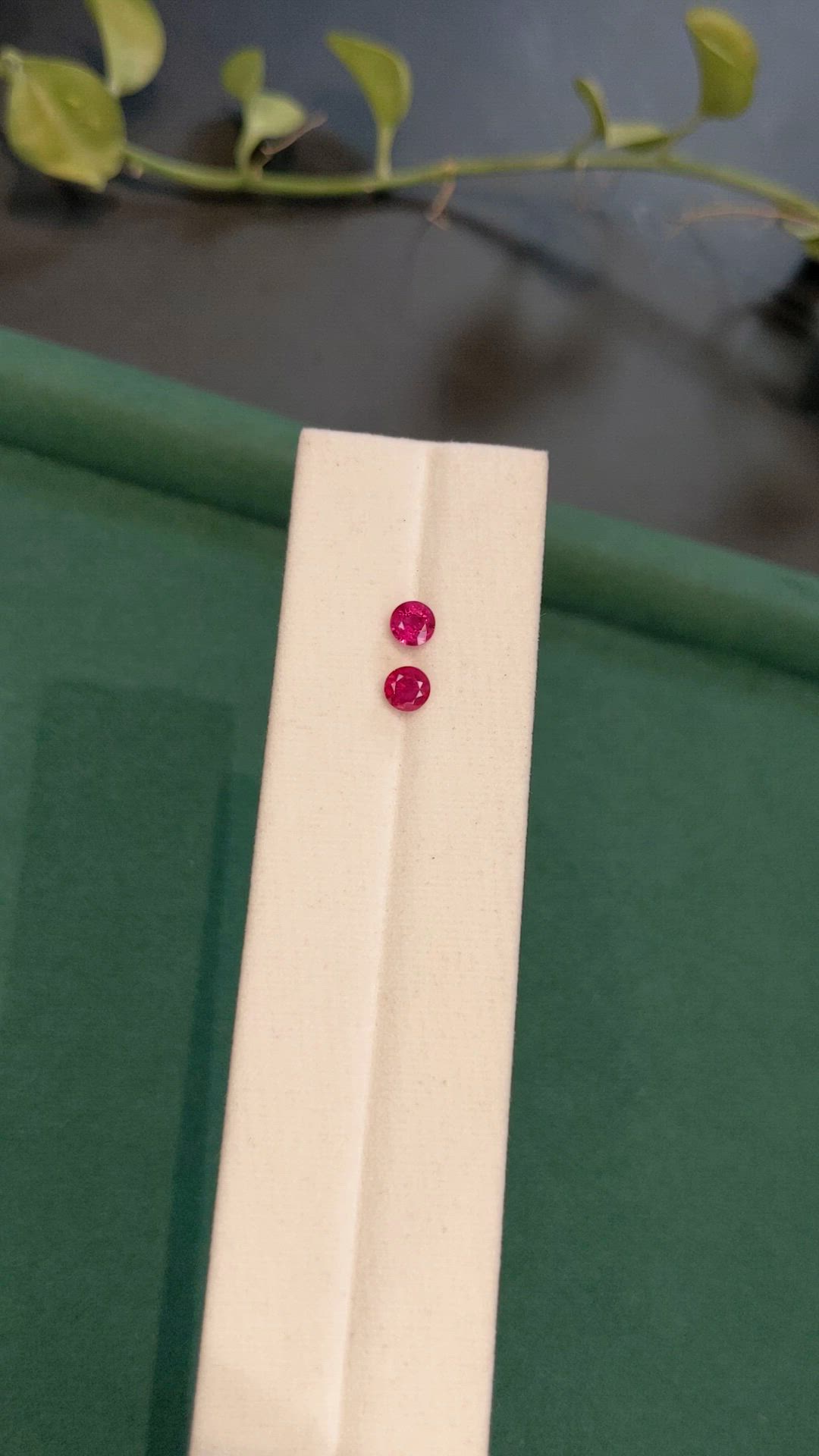 1.01&nbsp;Ct.Tw.Total Carat Weight Pinkish Red Ruby Pair from Burma (Myanmar) Size Video
