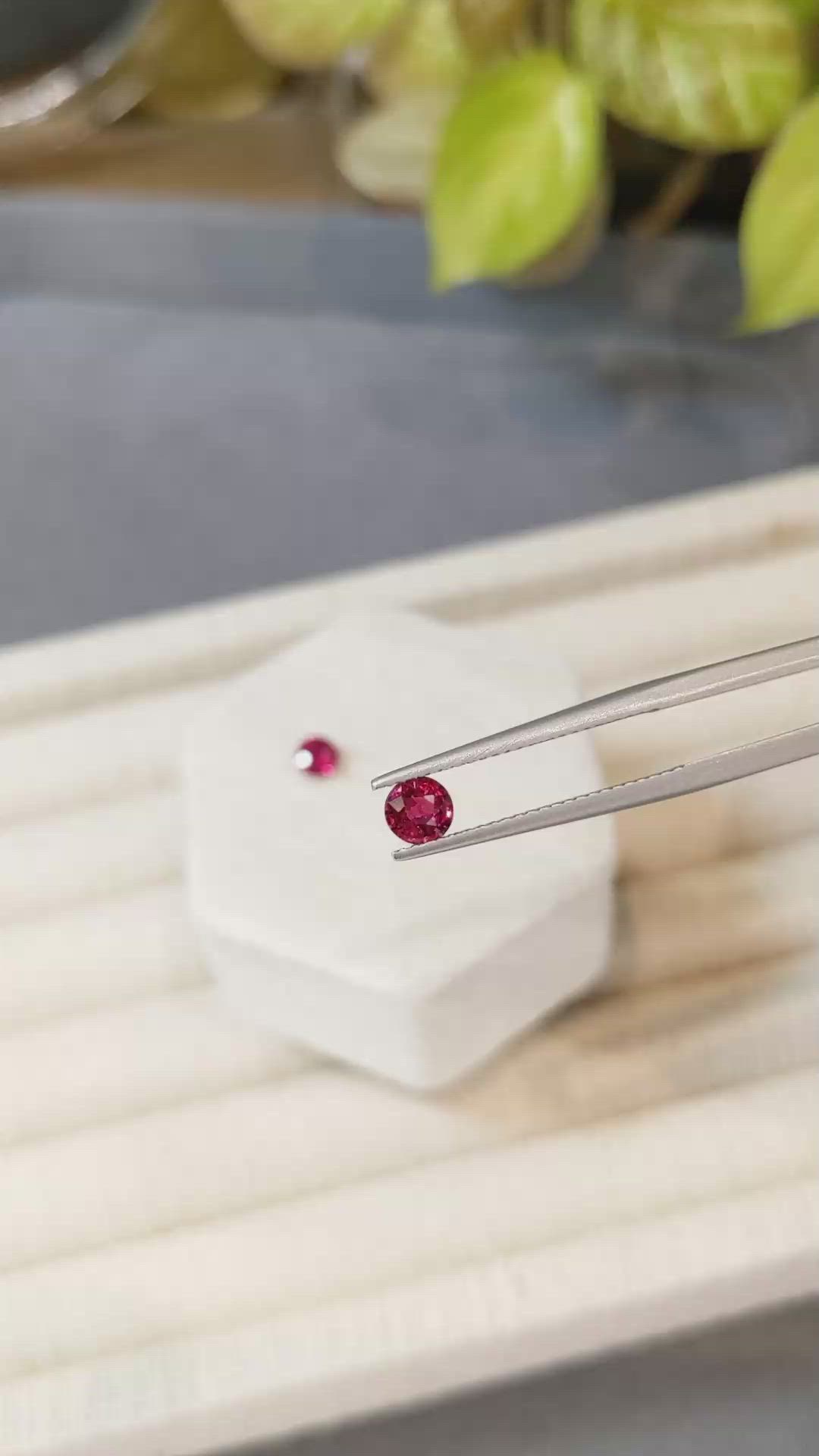 0.90&nbsp;Ct.Tw.Total Carat Weight Ruby Pair from Mozambique Size Video