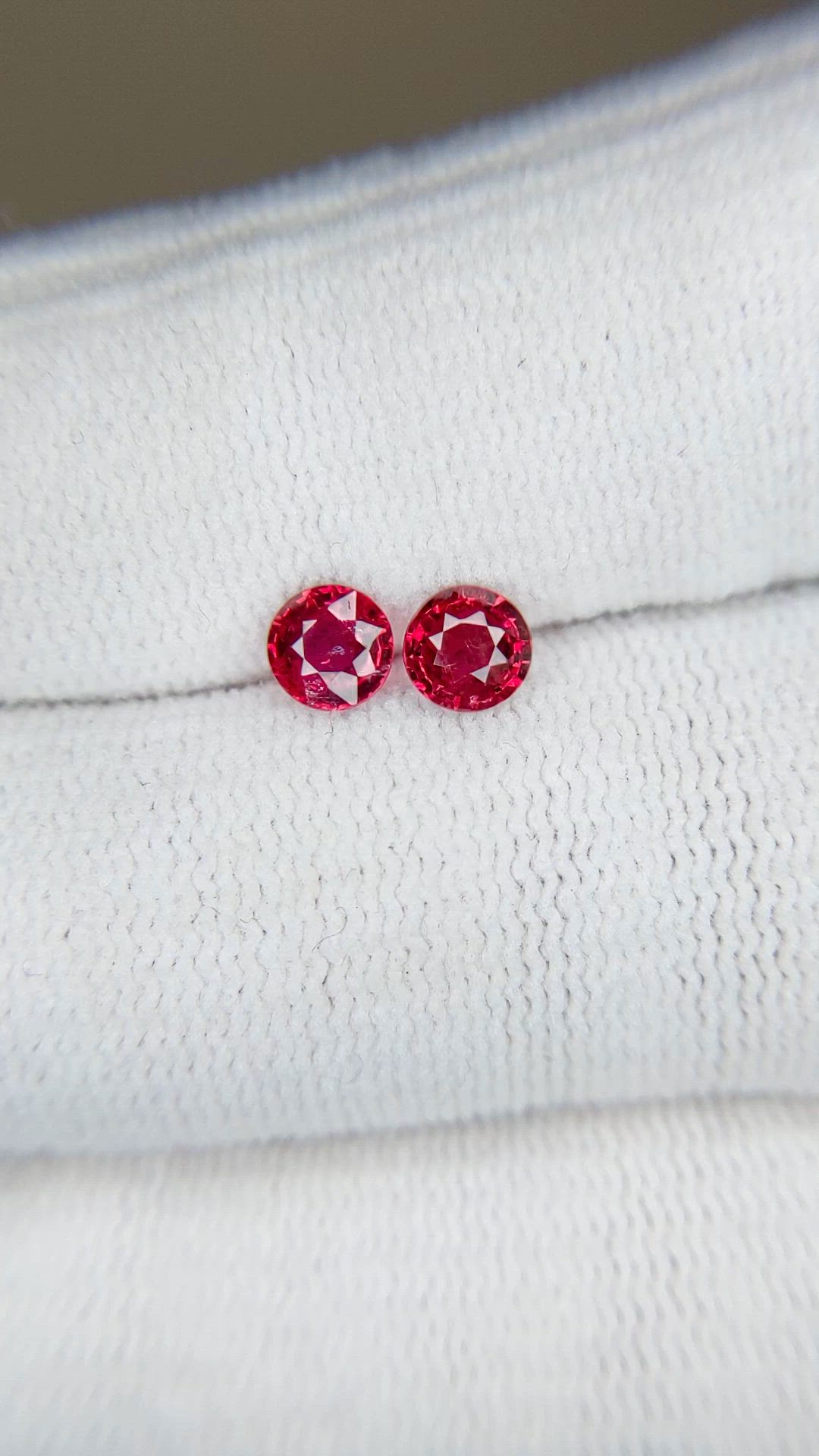 0.90&nbsp;Ct.Tw.Total Carat Weight Ruby Pair from Mozambique Size Video