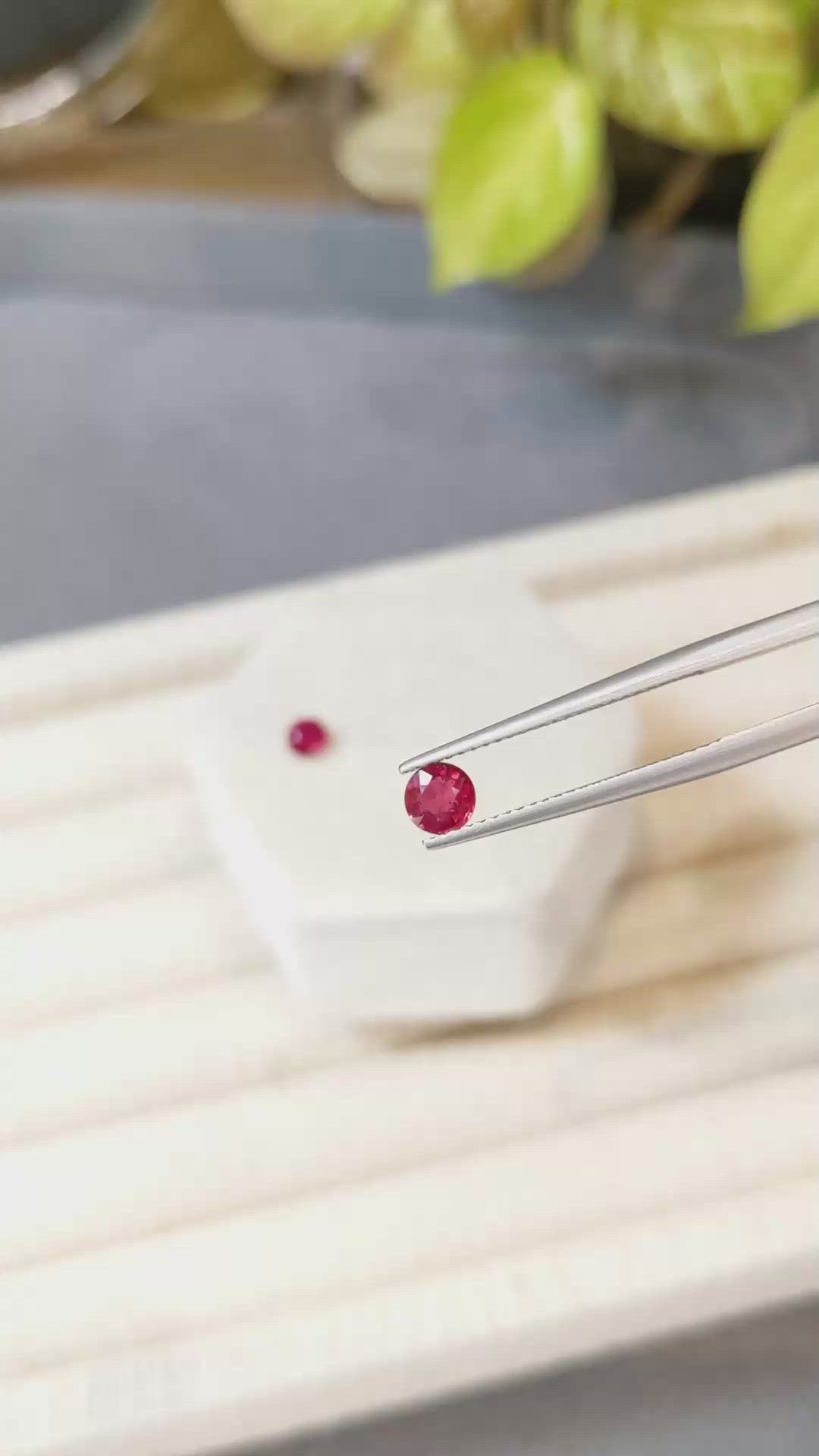 1.02&nbsp;Ct.Tw.Total Carat Weight Ruby Pair from Mozambique Size Video