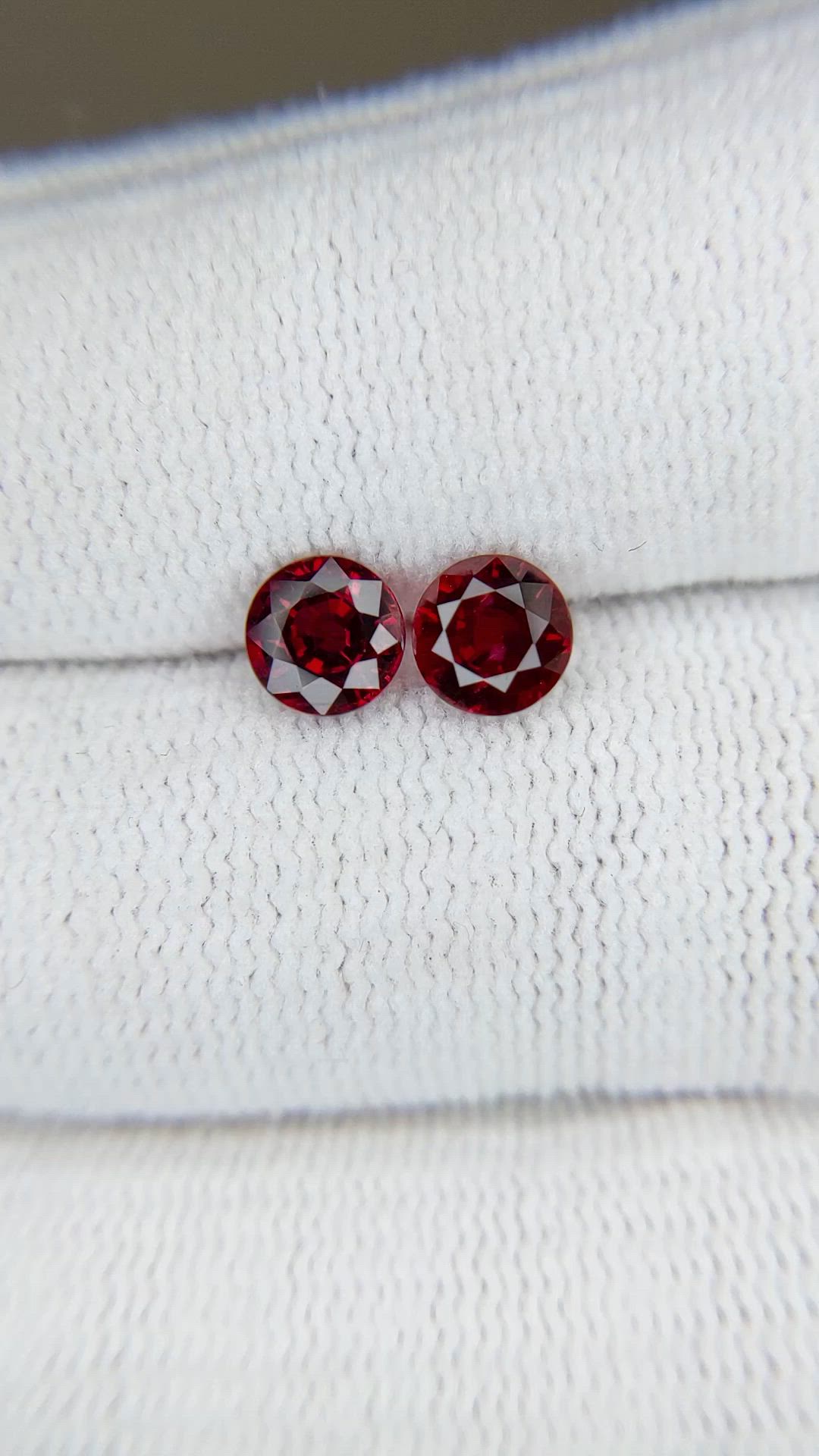 1.71&nbsp;Ct.Tw.Total Carat Weight Ruby Pair from Mozambique Size Video