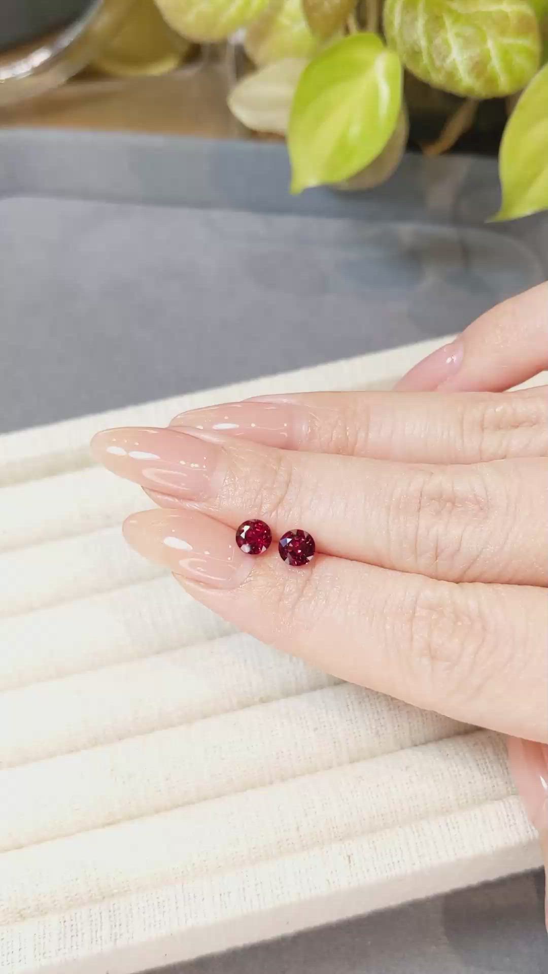 1.71&nbsp;Ct.Tw.Total Carat Weight Ruby Pair from Mozambique Size Video