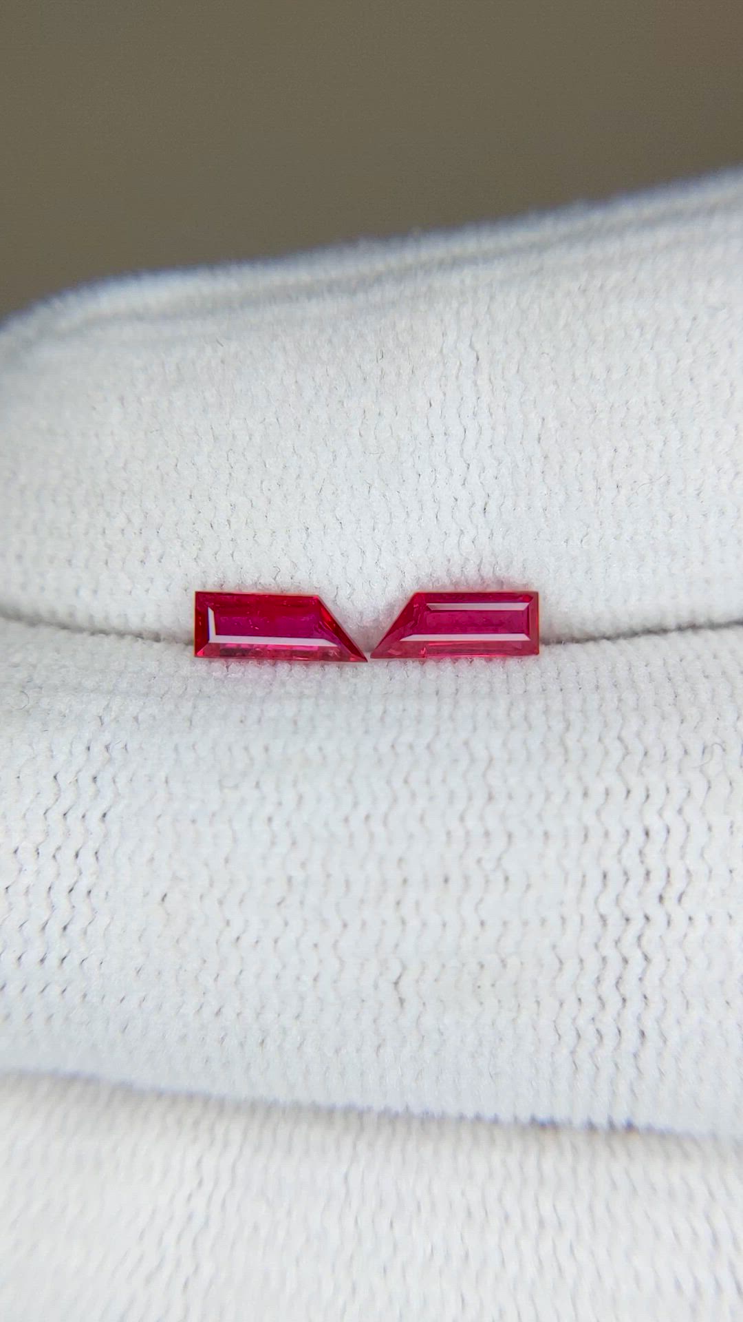 0.69&nbsp;Ct.Tw.Total Carat Weight Pinkish Red Ruby Pair from Mozambique Size Video