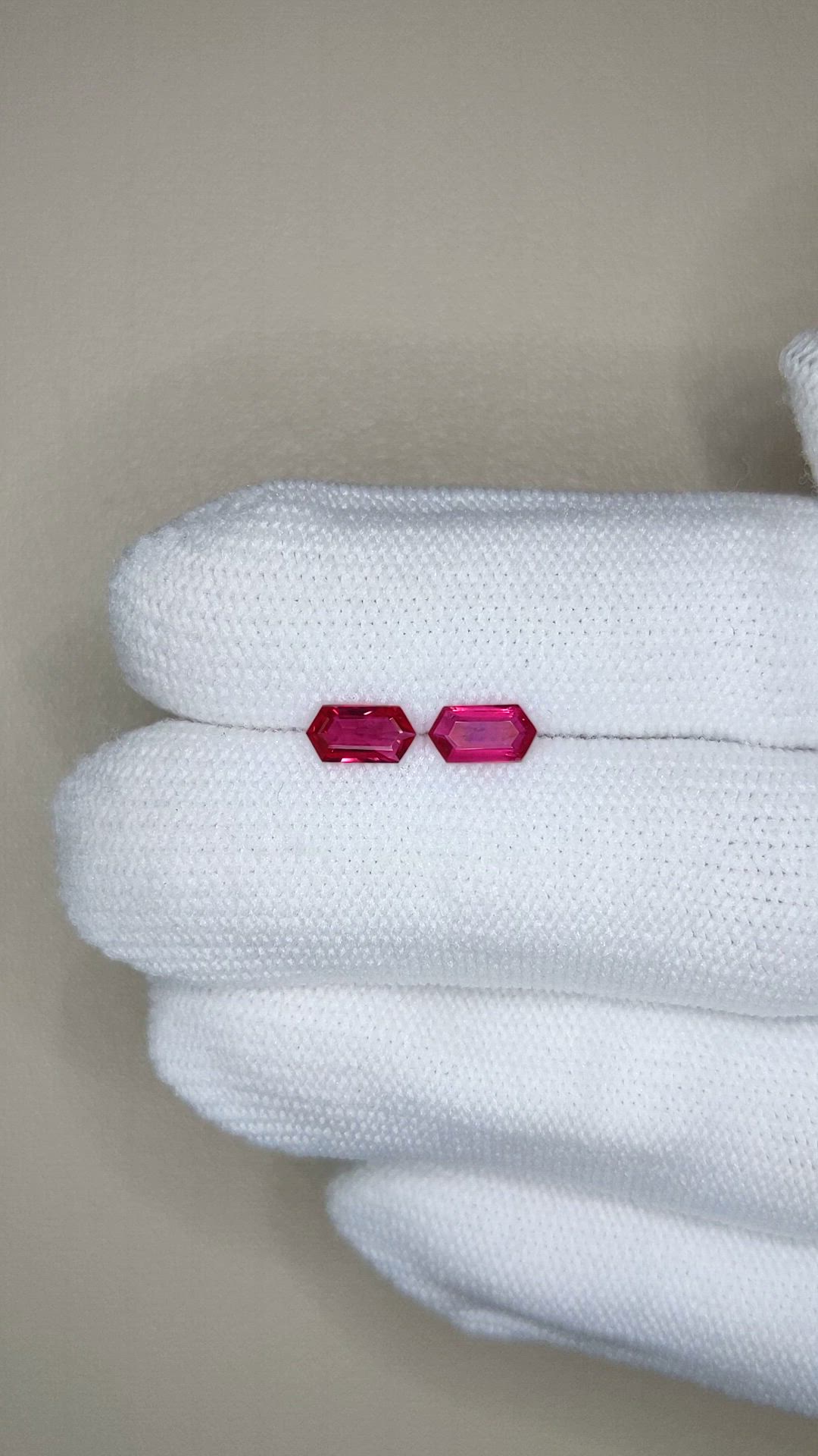 1.00&nbsp;Ct.Tw.Total Carat Weight Pinkish Red Ruby Pair from Mozambique Size Video