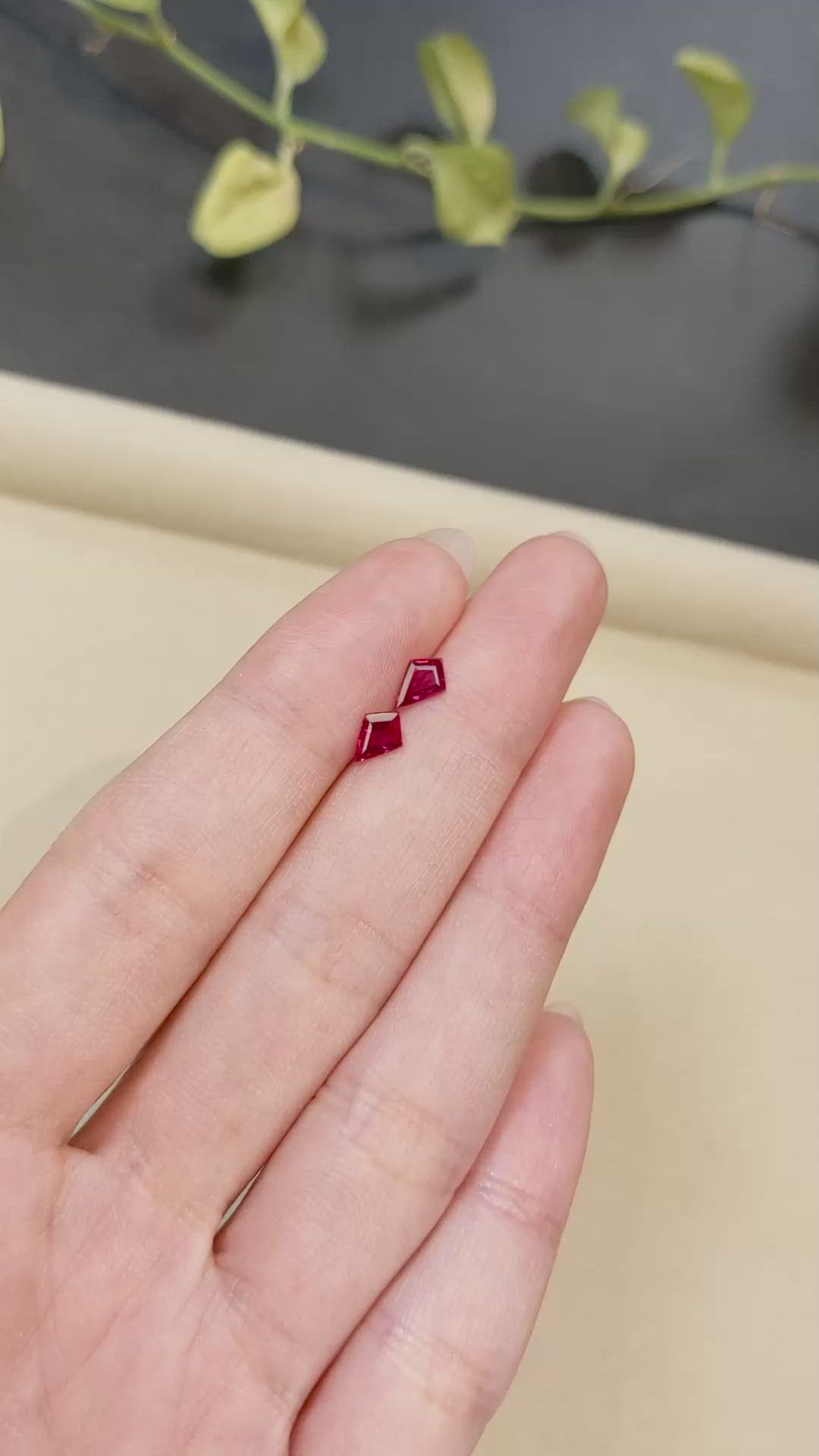 0.82&nbsp;Ct.Tw.Total Carat Weight Pinkish Red Ruby Pair from Mozambique Size Video