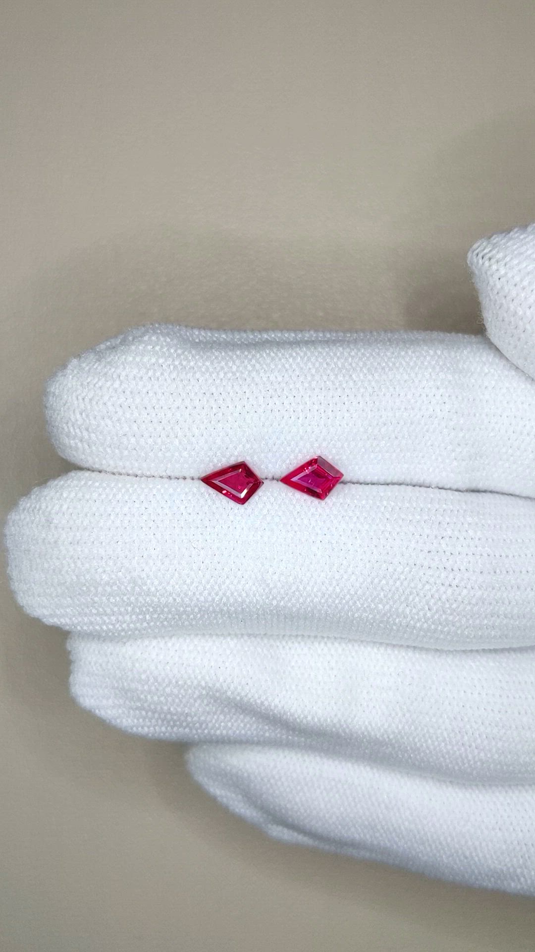 0.82&nbsp;Ct.Tw.Total Carat Weight Pinkish Red Ruby Pair from Mozambique Size Video