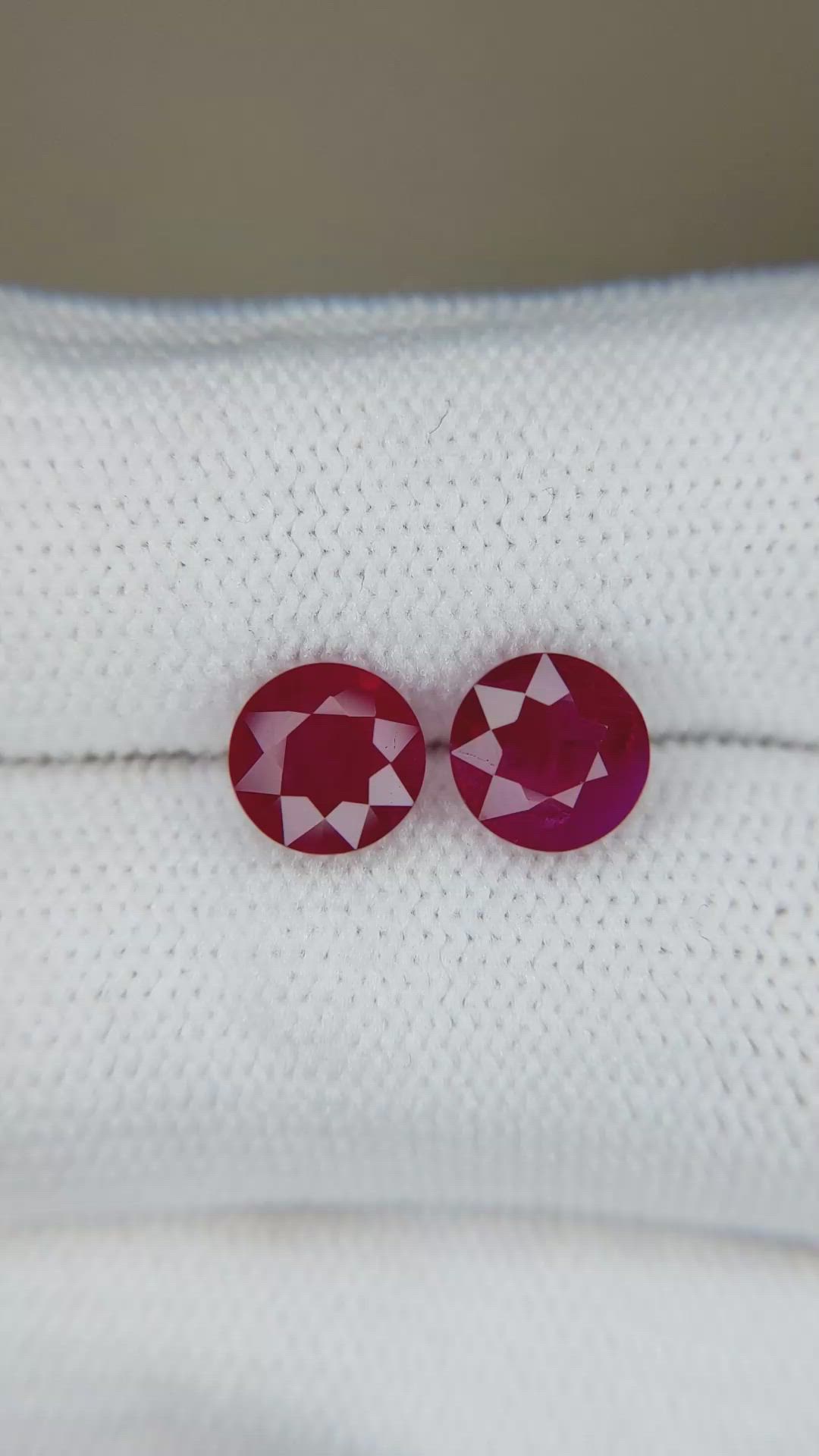 3.20&nbsp;Ct.Tw.Total Carat Weight Purplish Red Ruby Pair from Mozambique Size Video