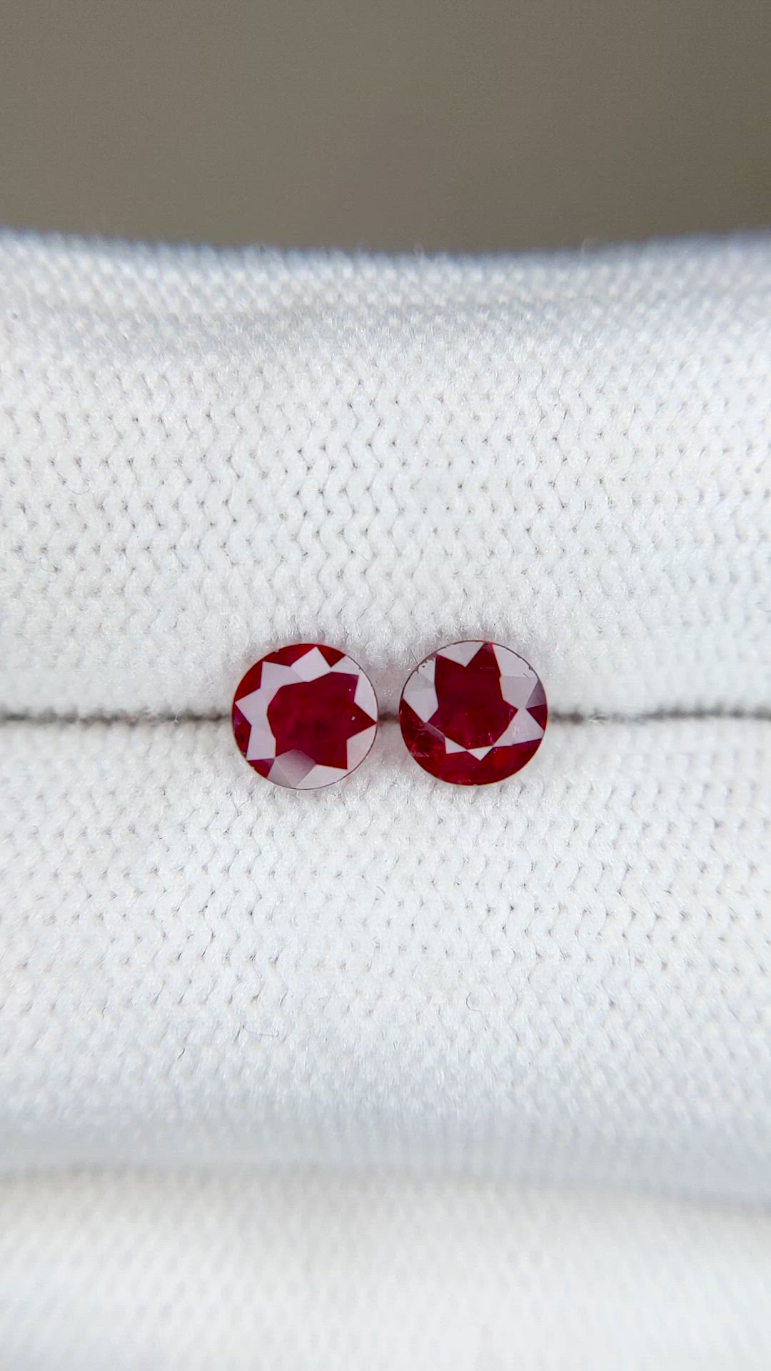 1.26&nbsp;Ct.Tw.Total Carat Weight Ruby Pair from Mozambique Size Video