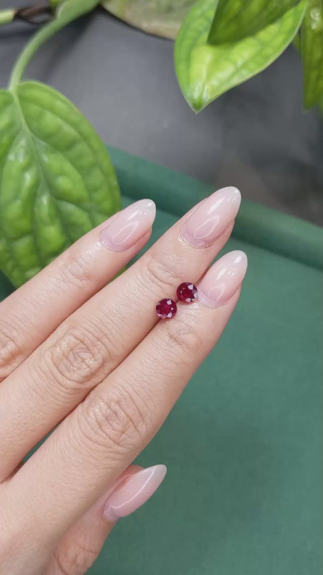 1.26&nbsp;Ct.Tw.Total Carat Weight Ruby Pair from Mozambique Size Video