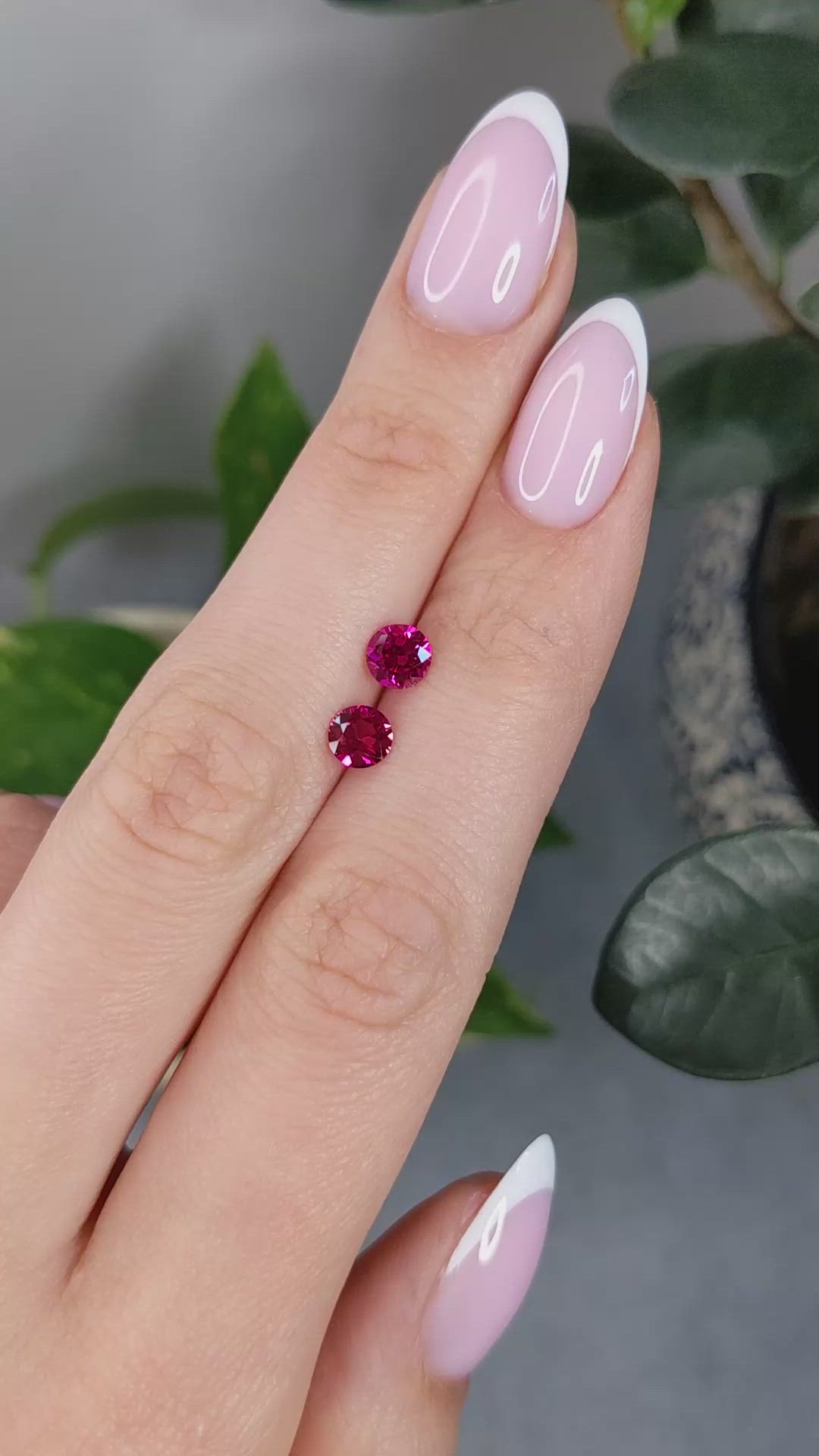 1.28&nbsp;Ct.Tw.Total Carat Weight Pinkish Red Ruby Pair from Burma (Myanmar) Size Video