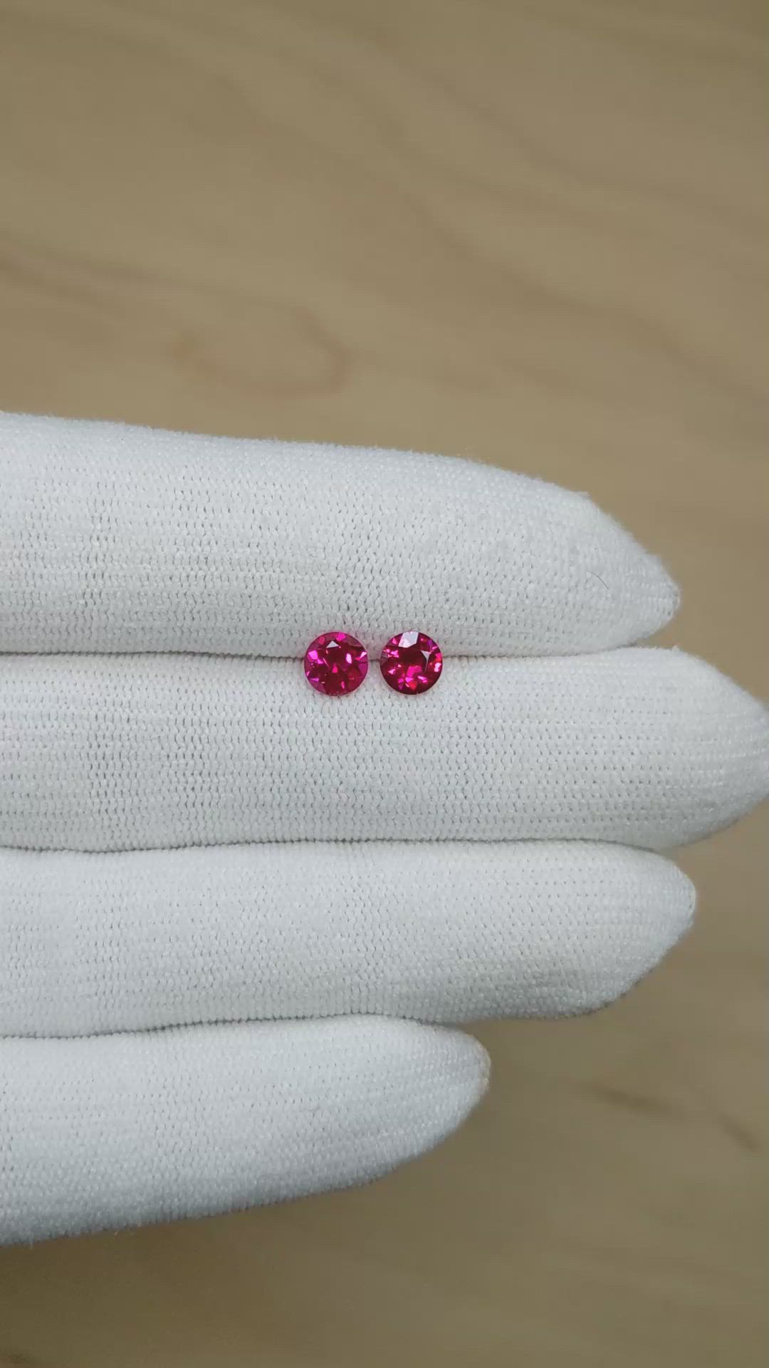 1.28&nbsp;Ct.Tw.Total Carat Weight Pinkish Red Ruby Pair from Burma (Myanmar) Size Video