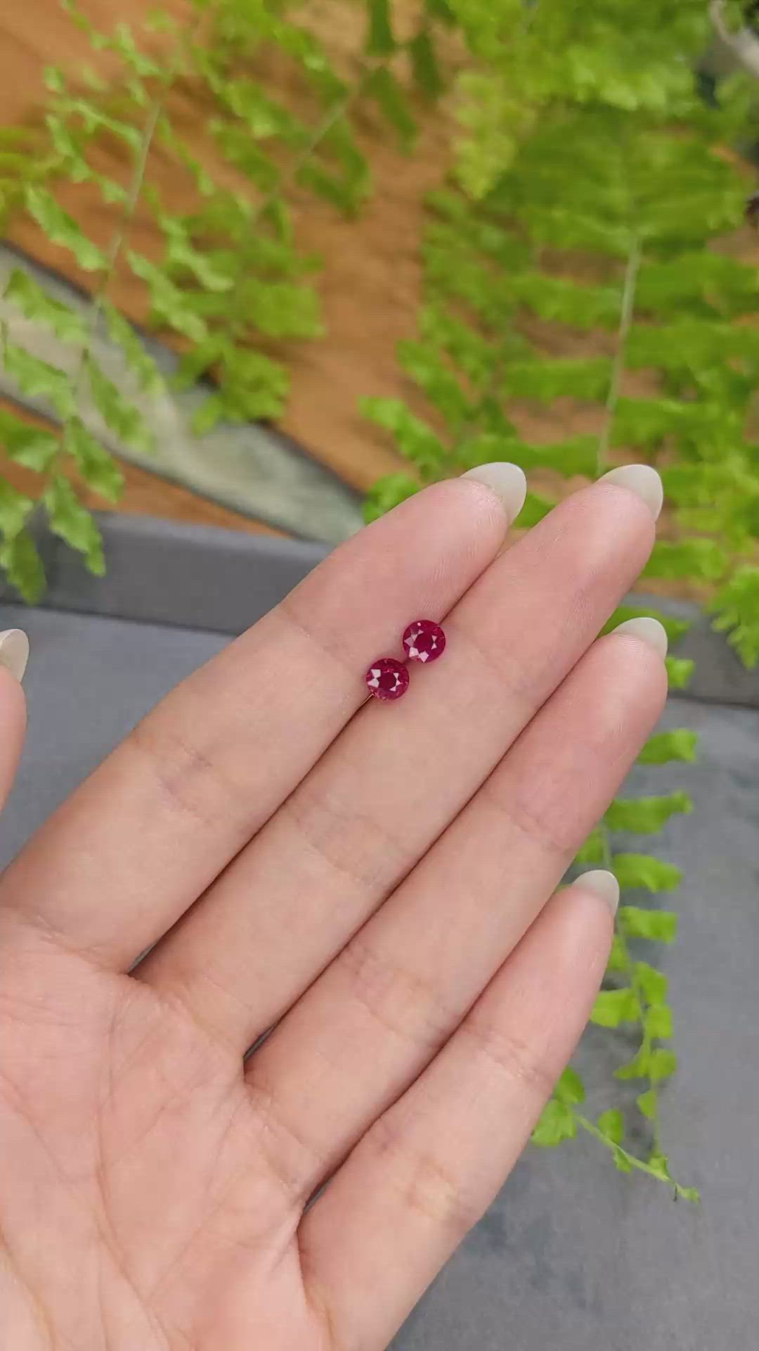 0.99&nbsp;Ct.Tw.Total Carat Weight Ruby Pair from Mozambique Size Video