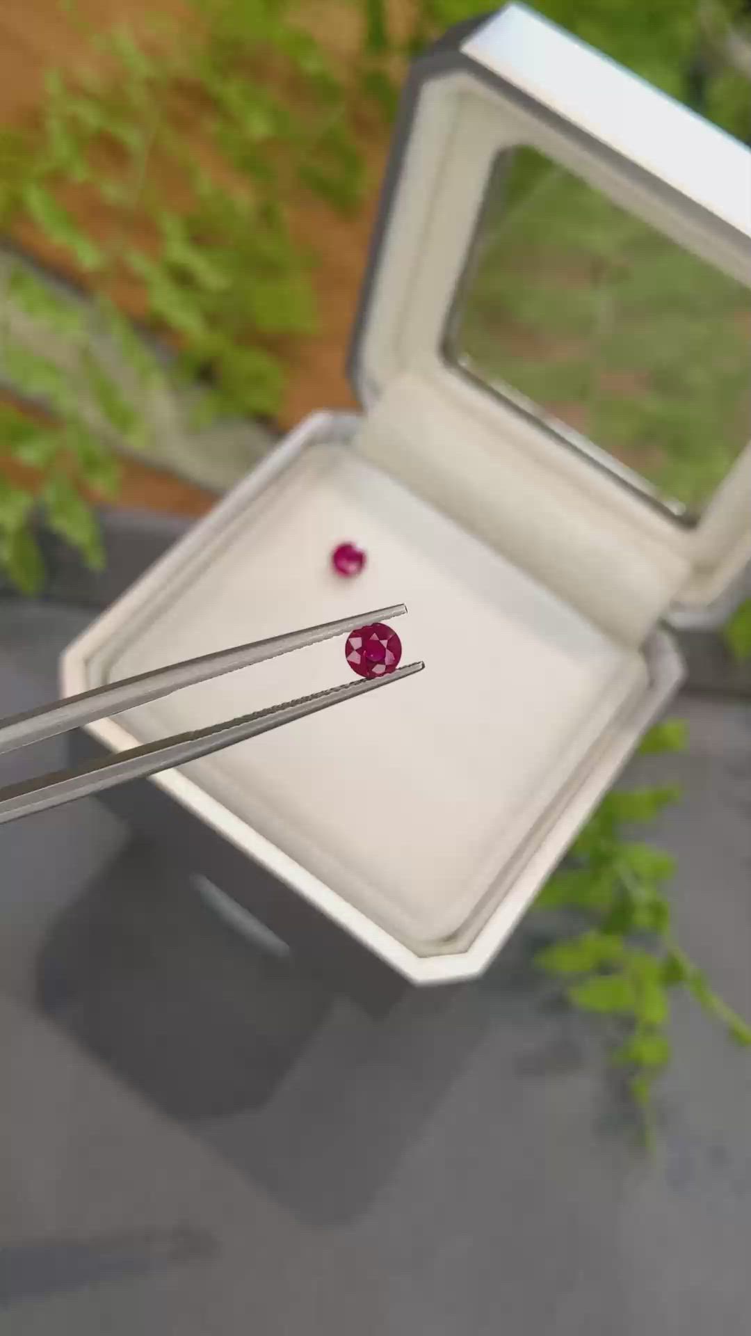 0.99&nbsp;Ct.Tw.Total Carat Weight Ruby Pair from Mozambique Size Video
