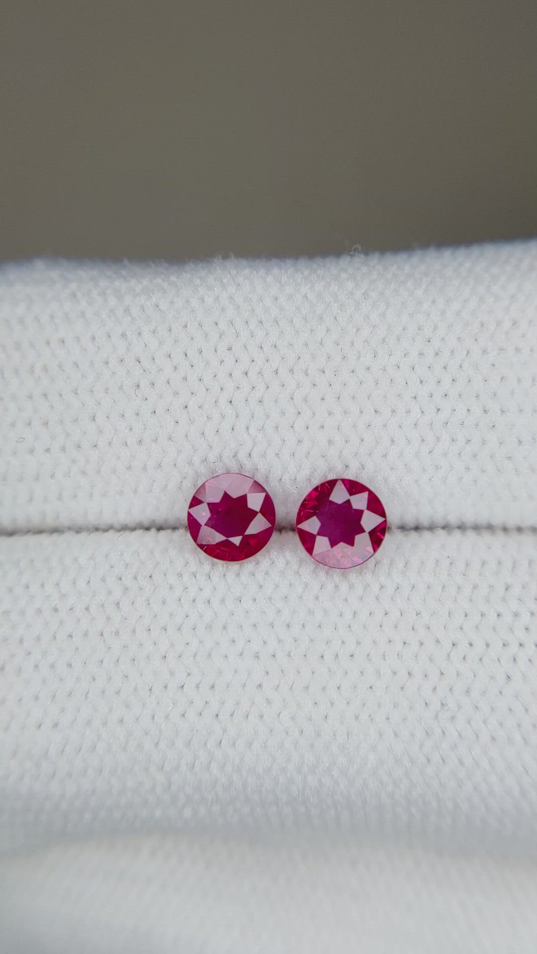 0.99&nbsp;Ct.Tw.Total Carat Weight Ruby Pair from Mozambique Size Video