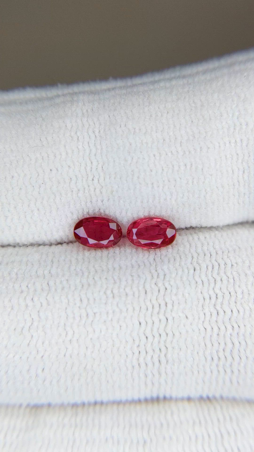 0.76&nbsp;Ct.Tw.Total Carat Weight Ruby Pair from Ceylon (Sri Lanka) Size Video