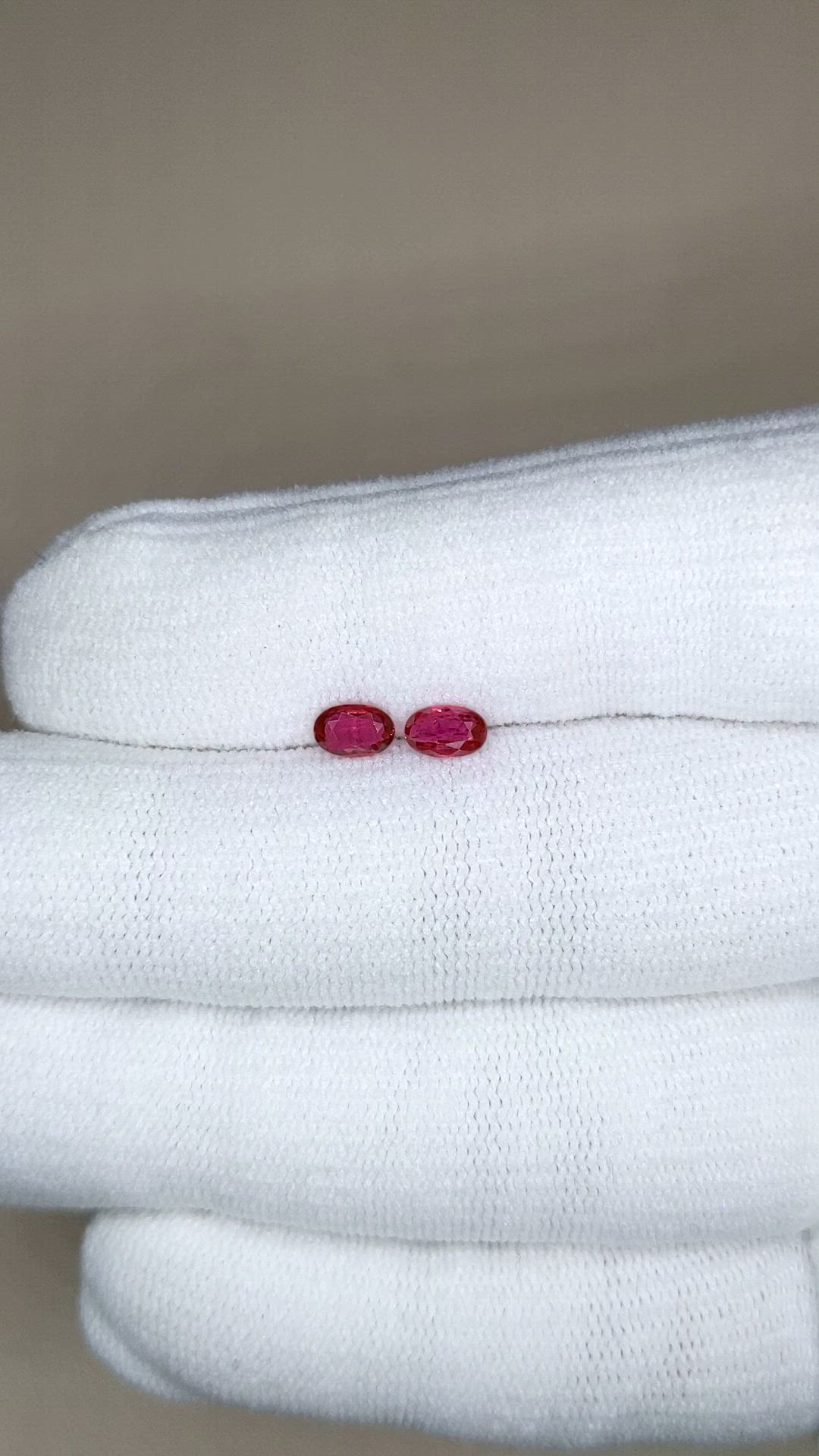 0.76&nbsp;Ct.Tw.Total Carat Weight Ruby Pair from Ceylon (Sri Lanka) Size Video