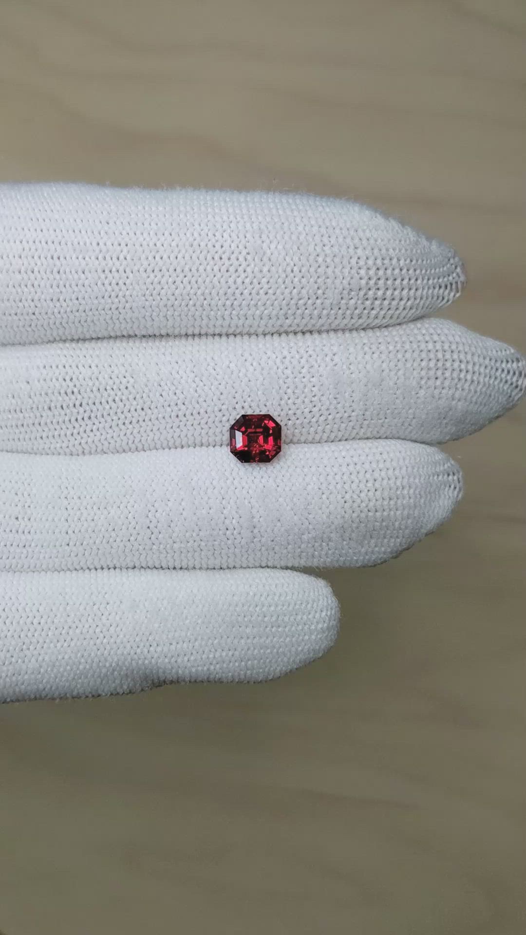 1.73 Ct. Ruby from Ceylon (Sri Lanka) Size Video
