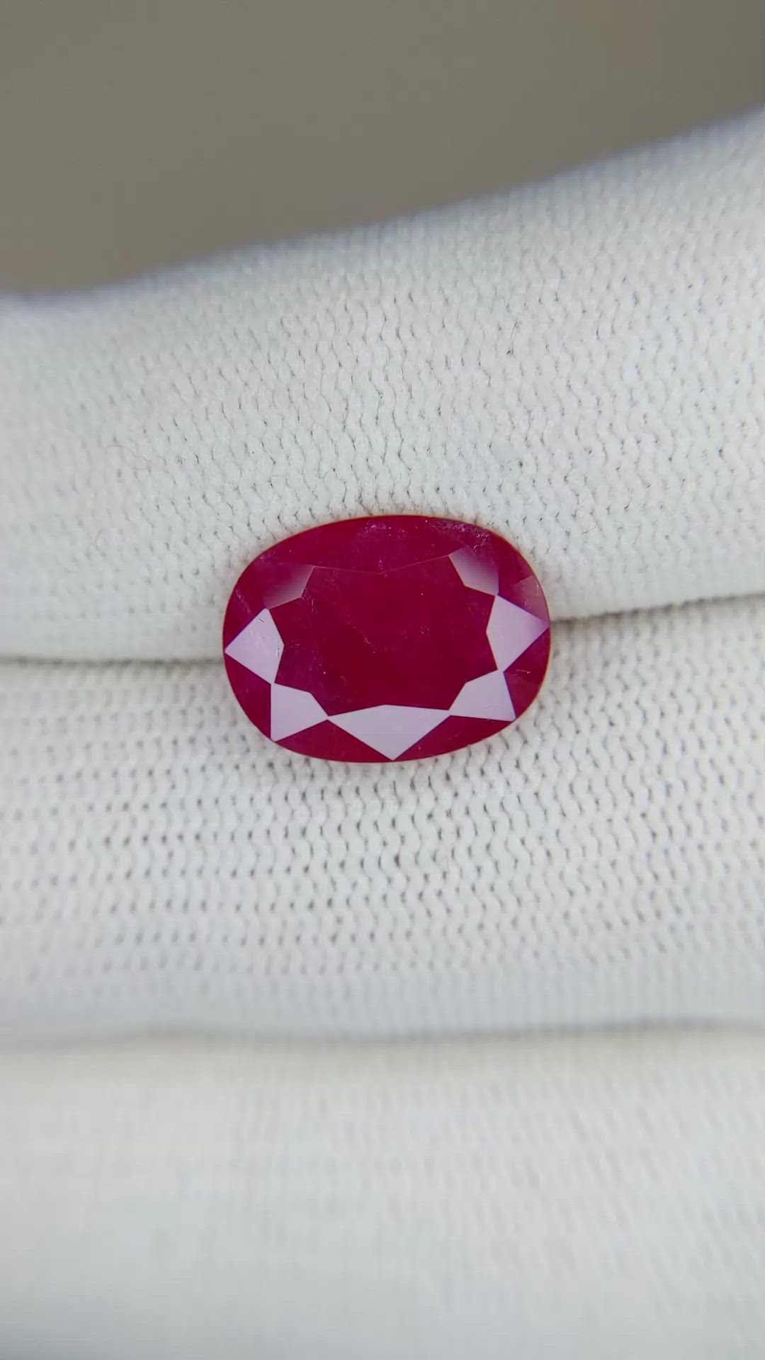 4.00 Ct. Ruby from Mozambique Size Video