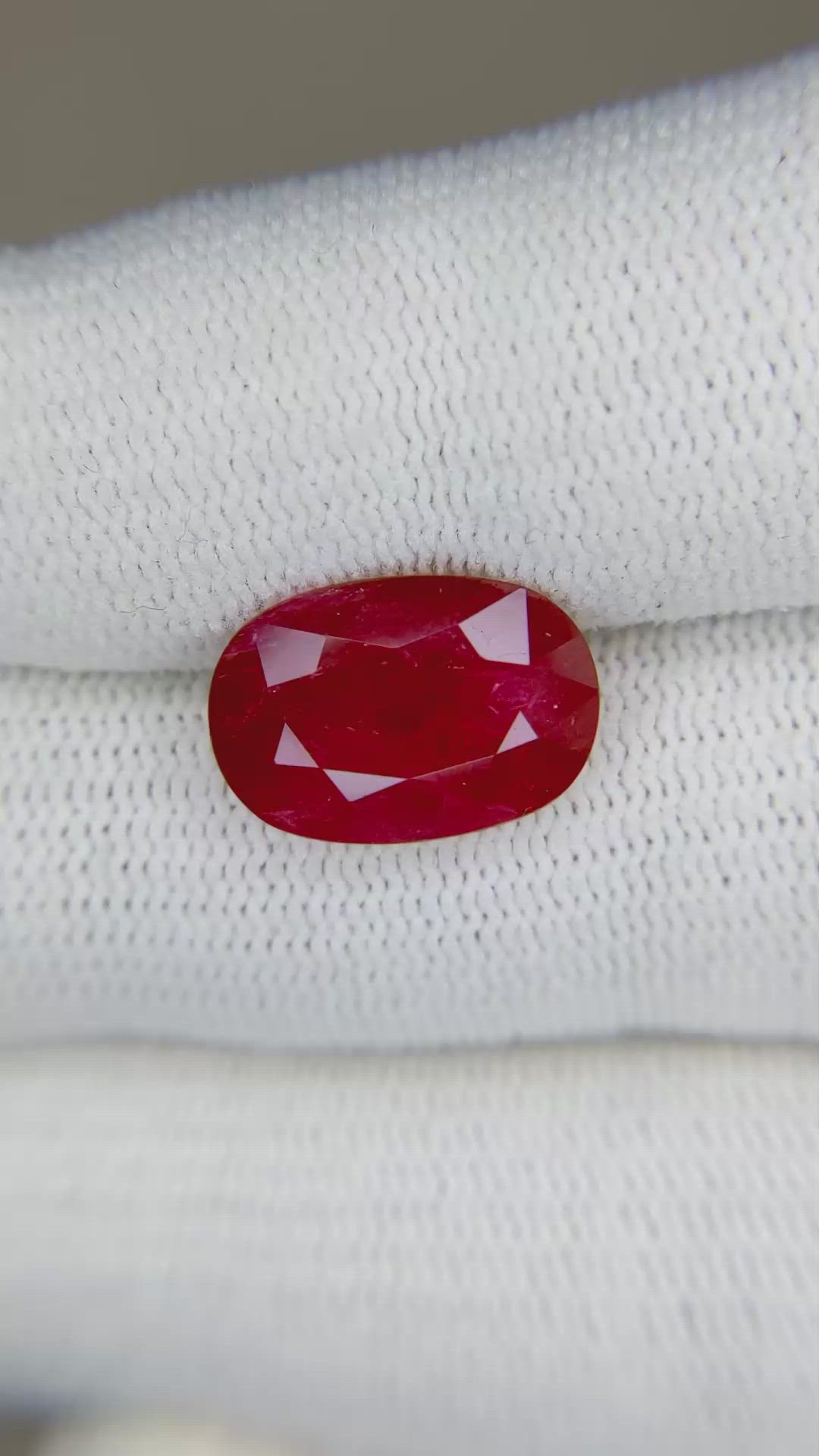 5.71 Ct. Ruby from Mozambique Size Video