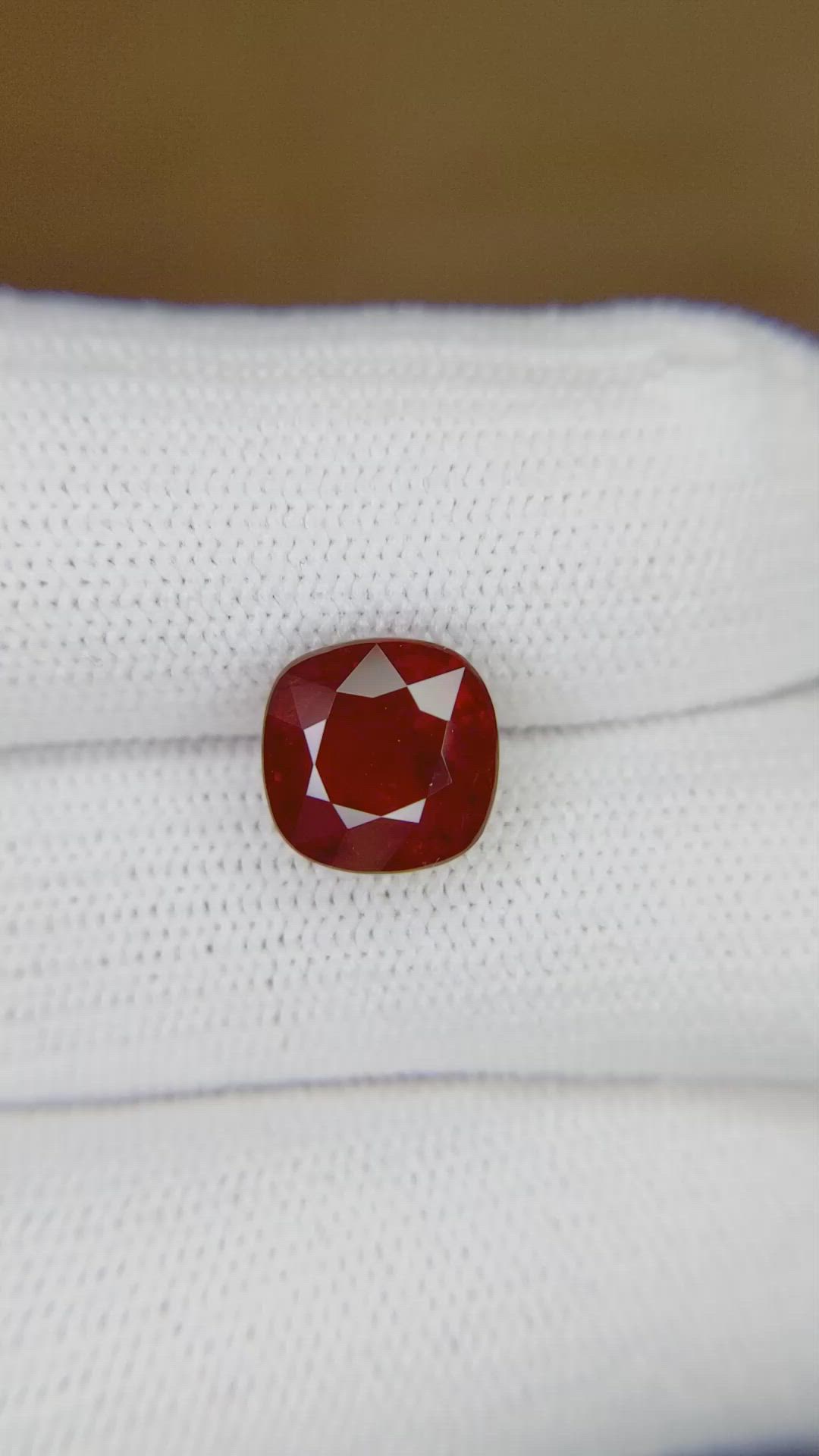 4.00 Ct. Ruby from Mozambique Size Video