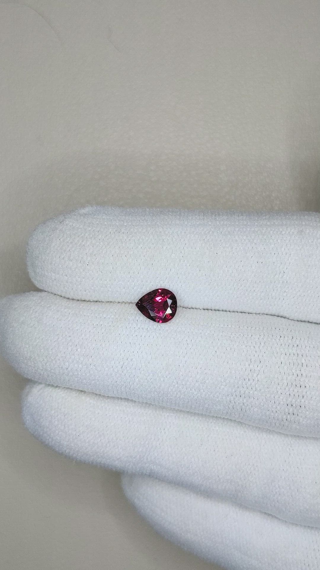 0.70 Ct. Ruby from Ceylon (Sri Lanka) Size Video