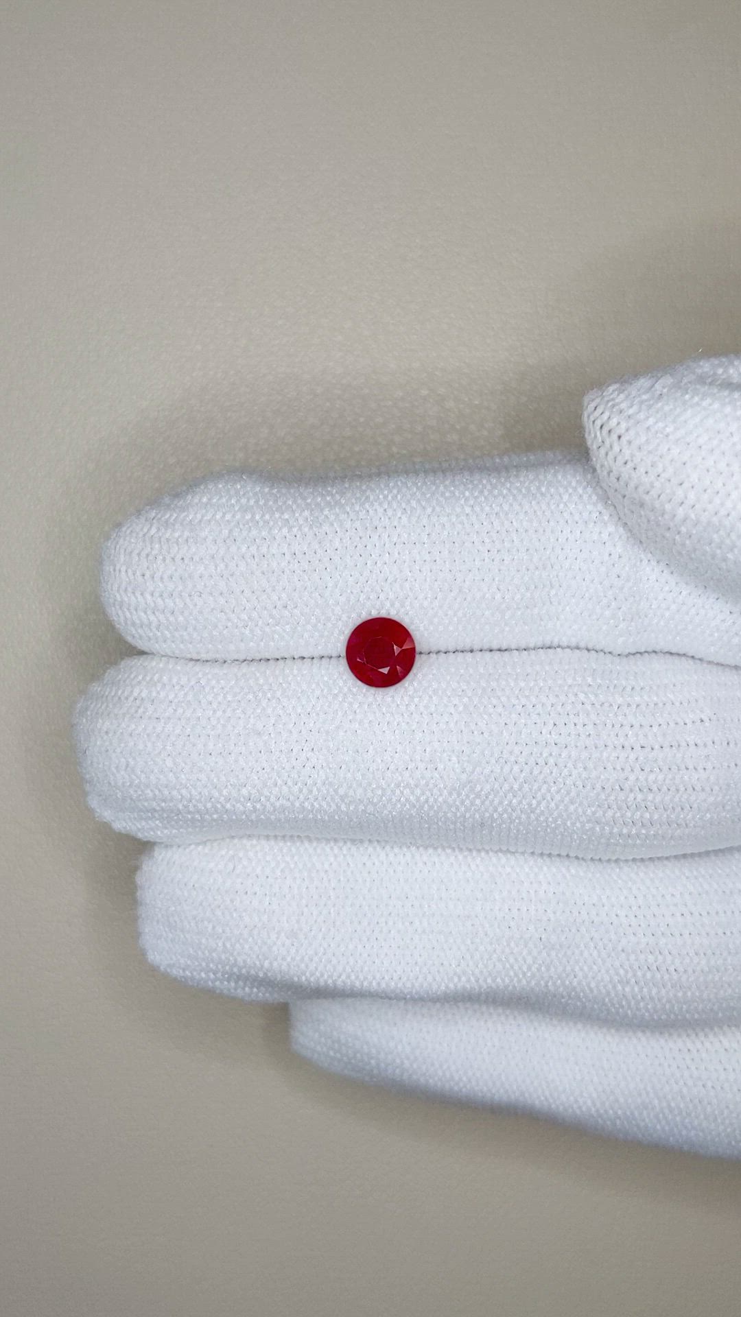 0.90 Ct. Ruby from Mozambique Size Video