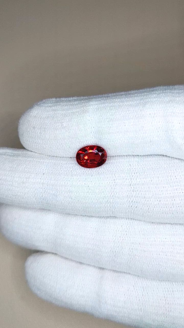 2.37 Ct. Ruby from Ceylon (Sri Lanka) Size Video