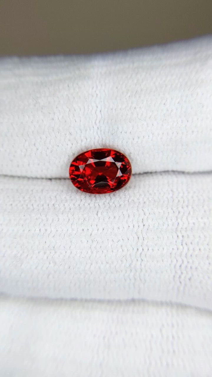 2.37 Ct. Ruby from Ceylon (Sri Lanka) Size Video