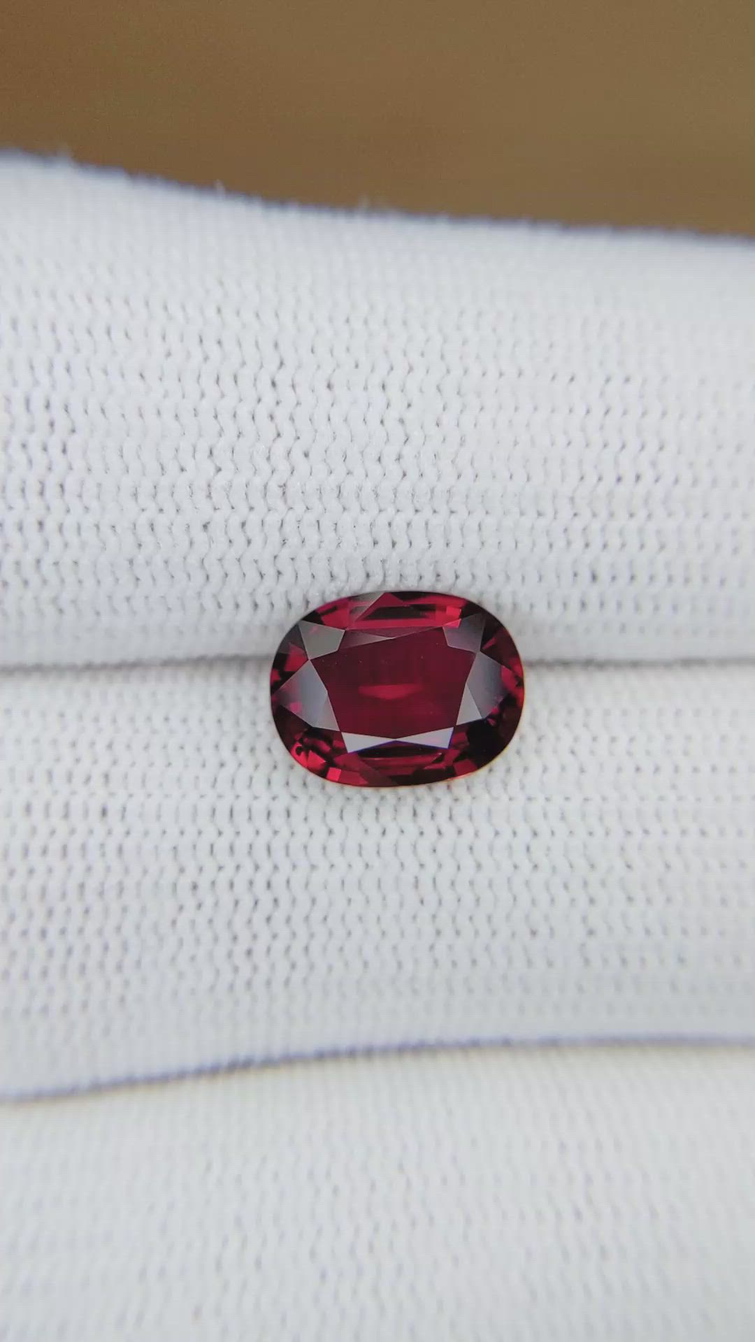 3.08 Ct. Ruby from Ceylon (Sri Lanka) Size Video