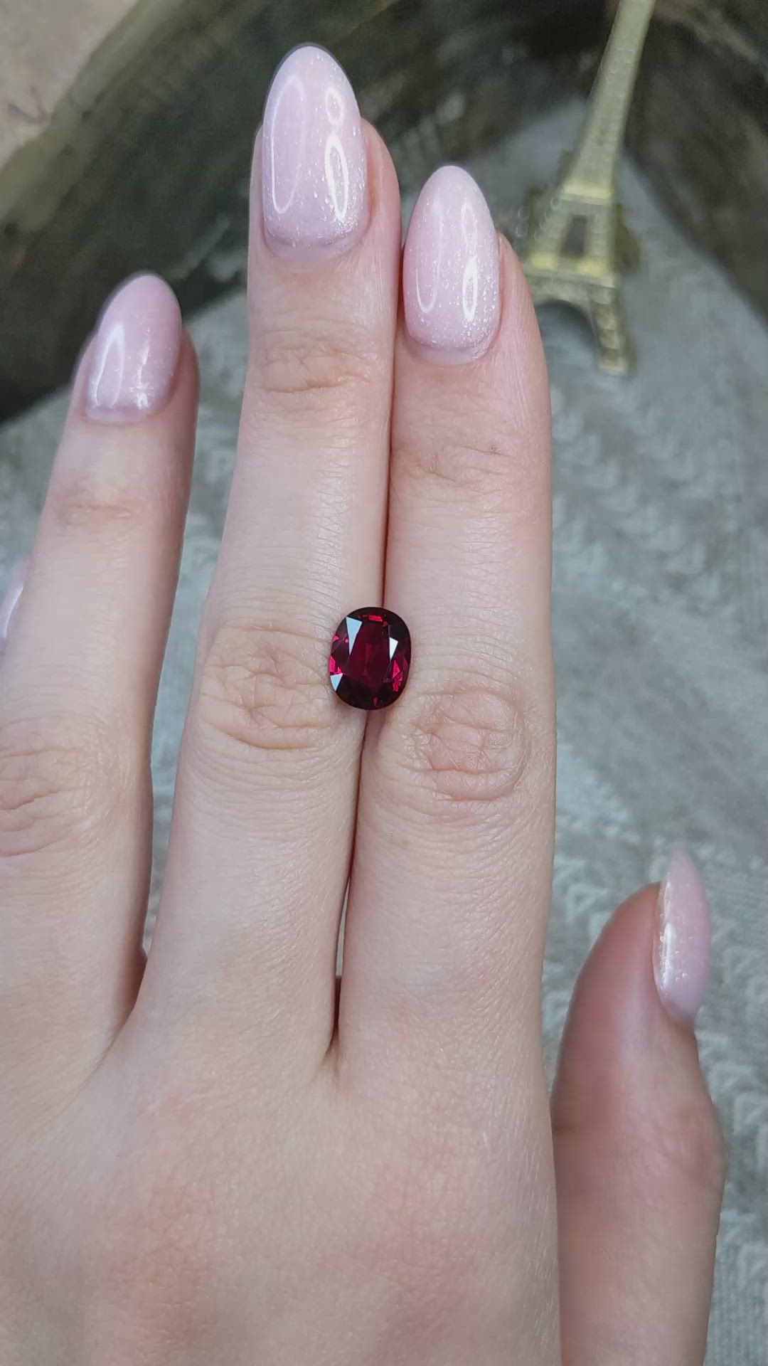 3.08 Ct. Ruby from Ceylon (Sri Lanka) Size Video