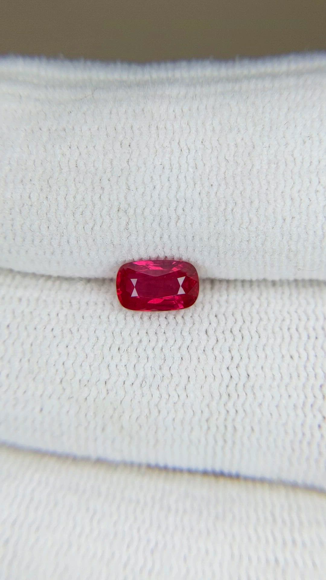 1.00 Ct. Pinkish Red Ruby from Mozambique Size Video