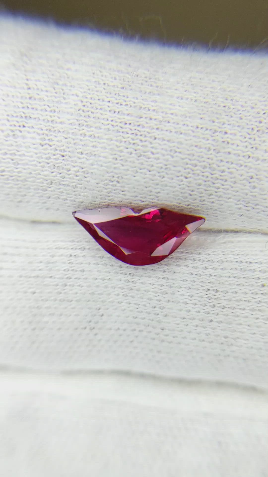 1.45 Ct. Ruby from Ceylon (Sri Lanka) Size Video